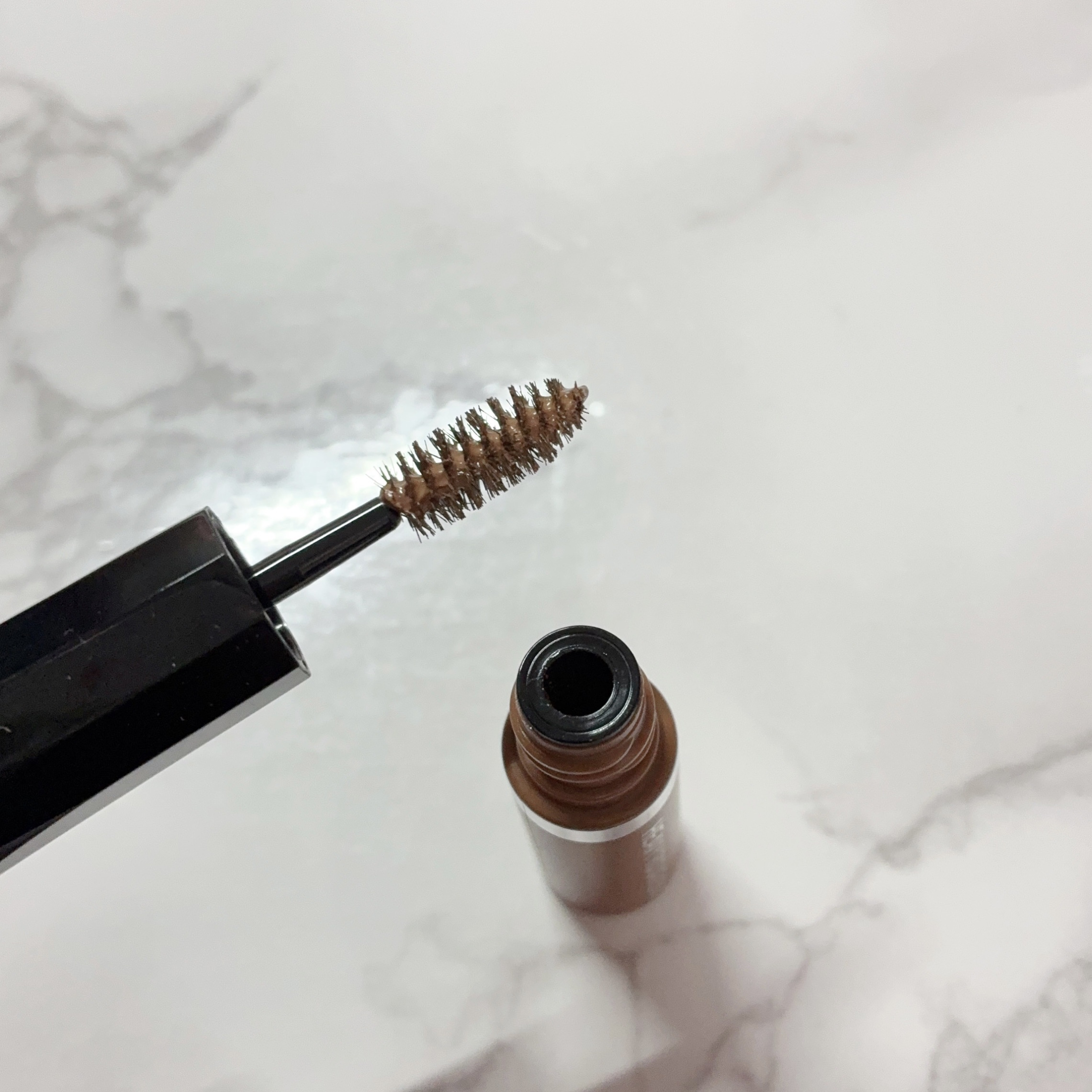 ヘビーローテーション カラーリングアイブロウEX/ヘビーローテーション/眉マスカラを使ったクチコミ（3枚目）