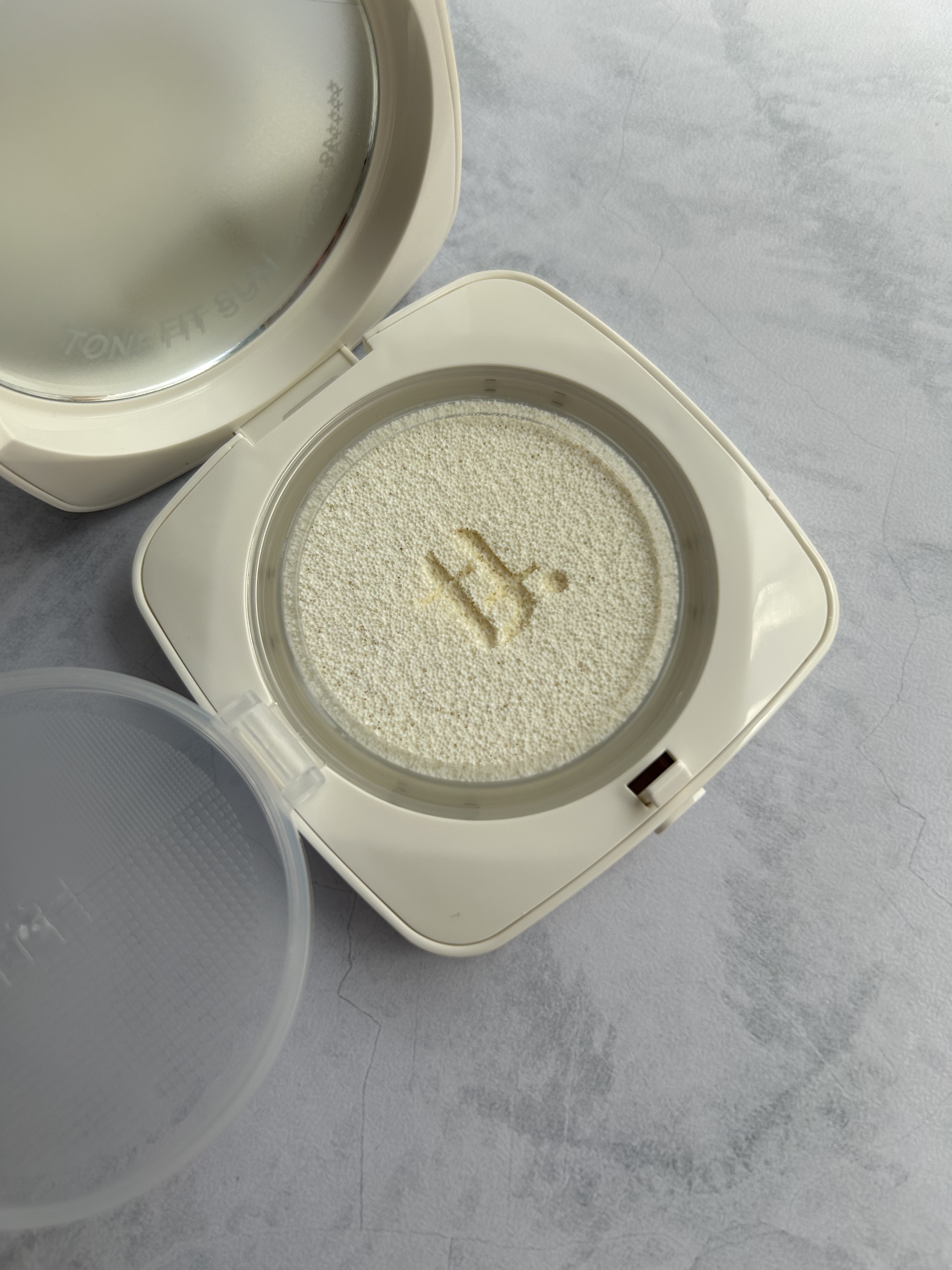 ベースフィットトーンアップサンクッション/TFIT/クッションファンデーションを使ったクチコミ（2枚目）