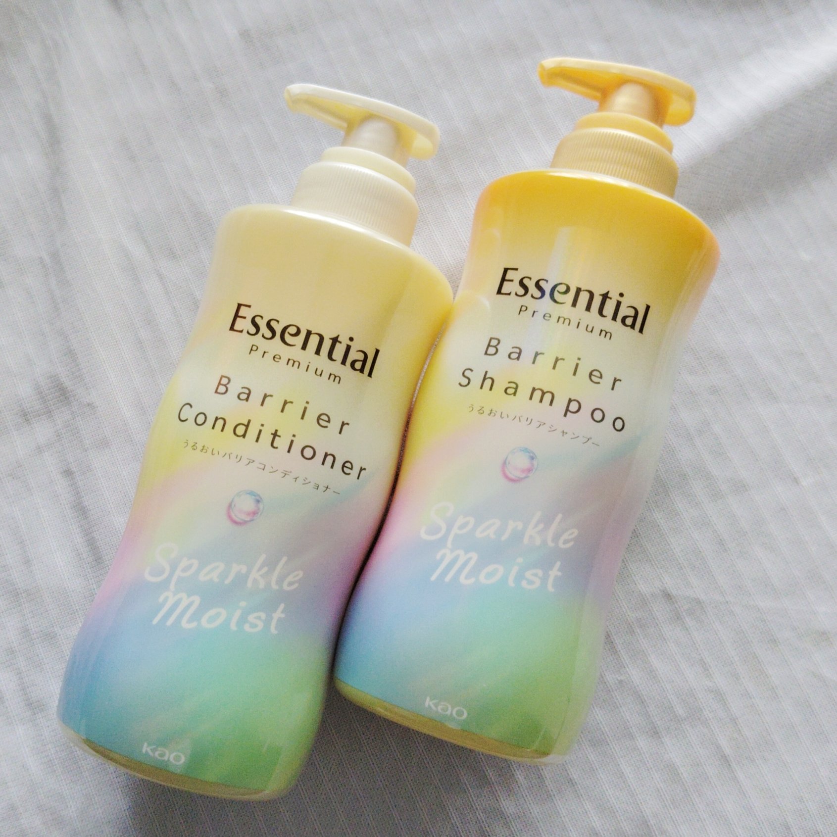 お馴染みエッセンシャルさまからハイダメージ髪向けの商品が新登場ということで
LIPSさんより商品を提供していただき、使ってみました。

シャンプーの泡立ちの良さは、他のエッセンシャル同様。
もこもこふかふかの泡で洗えます。

トリートメント