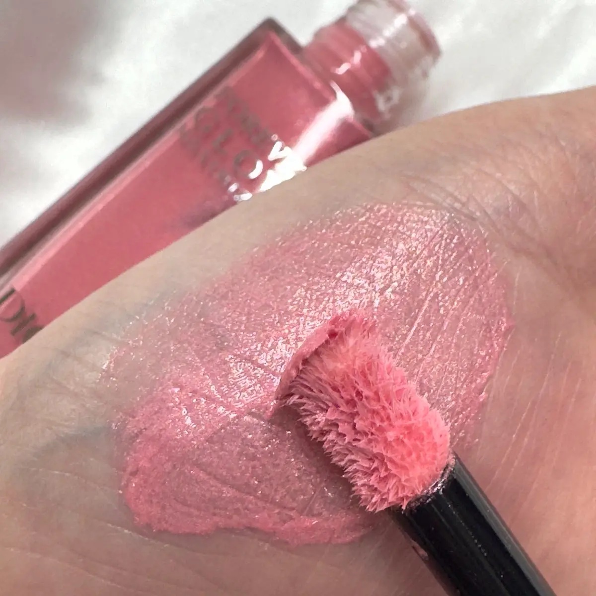 ディオールスキン フォーエヴァー グロウ マキシマイザー 212 チュチュ/Dior/ハイライトを使ったクチコミ（3枚目）