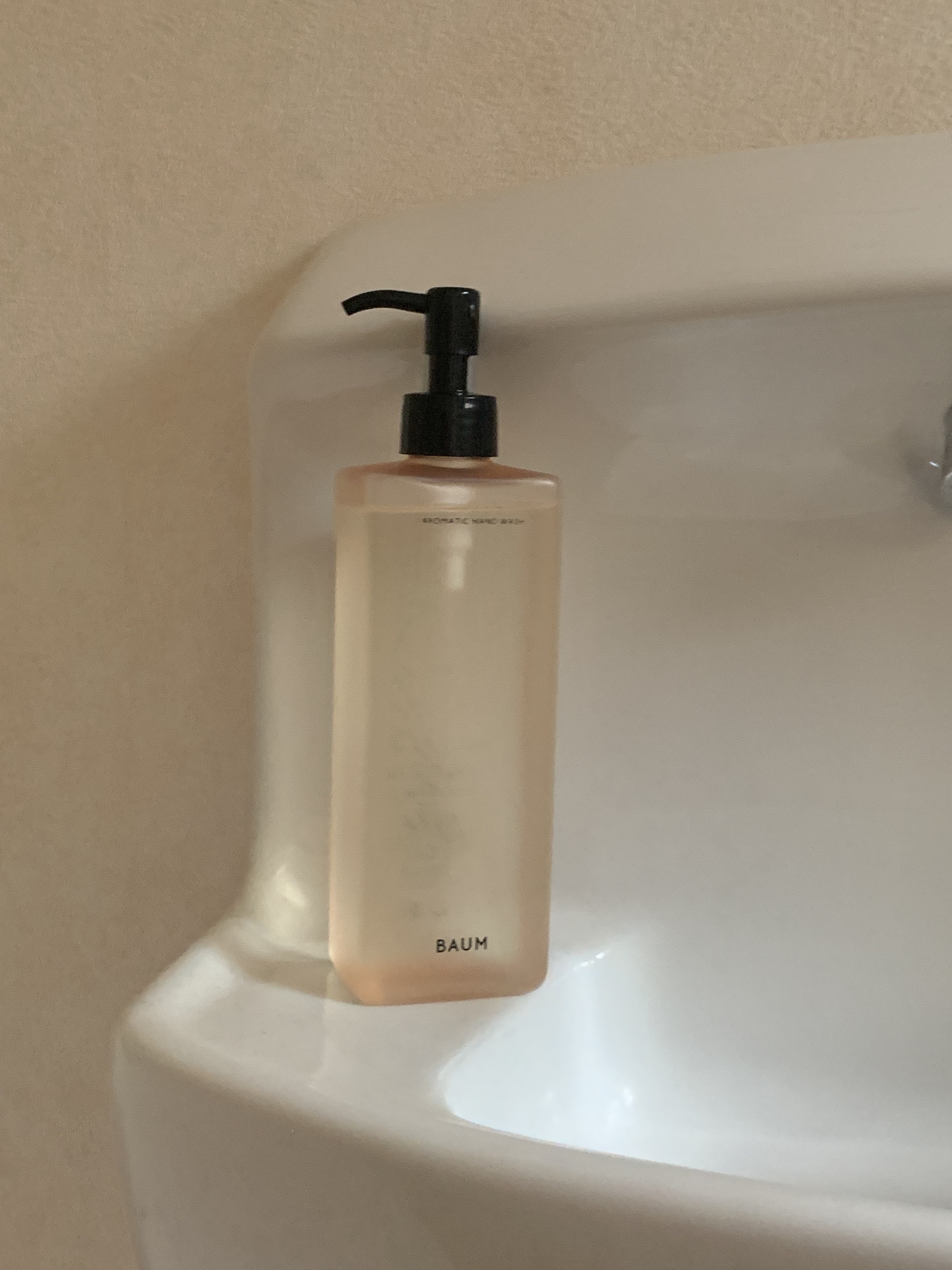 BAUM アロマティック ハンドウォッシュのクチコミ「お誕生日プレゼントとして貰った
BAUMのハンドウォッシュ。

ヒノキをメインにしたフレッシュ.....」（2枚目）