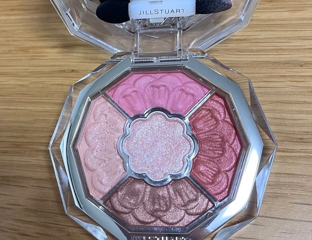 ジルスチュアート ブルームクチュール アイズ ジュエルドブーケ/JILL STUART/アイシャドウパレットを使ったクチコミ(2枚目)