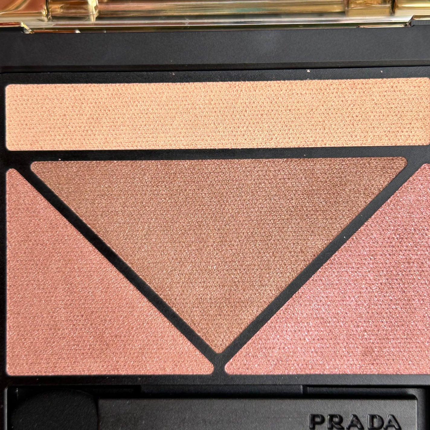 ダイメンションズ マルチエフェクト アイシャドウ/PRADA BEAUTY/アイシャドウパレットを使ったクチコミ(3枚目)