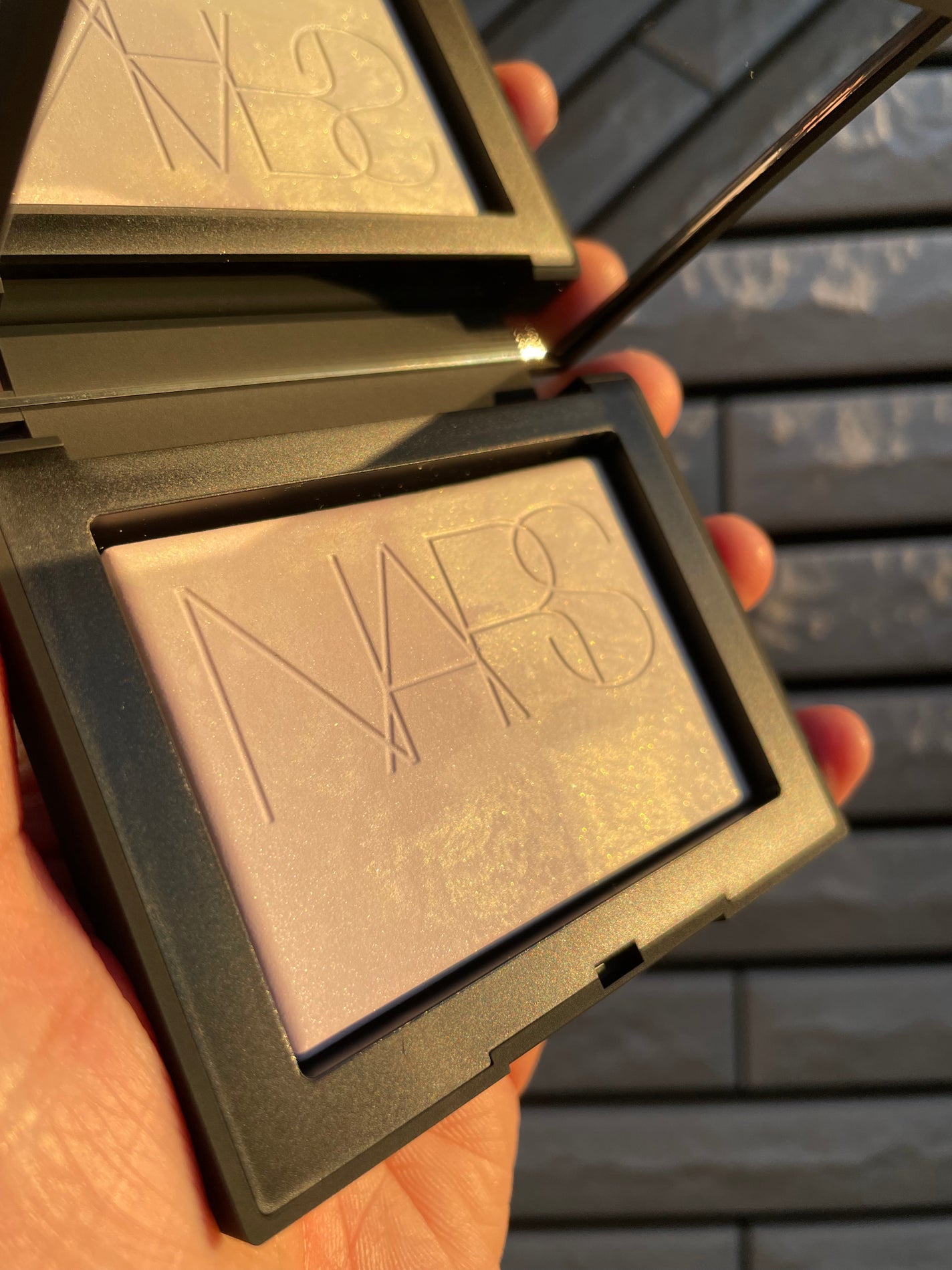 ライトリフレクティング プリズマティックパウダー/NARS/プレストパウダーを使ったクチコミ(3枚目)
