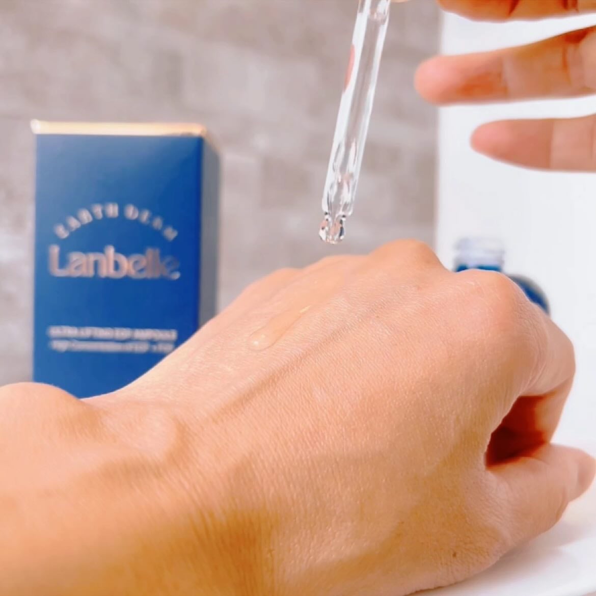 ウルトラリフティングEGFアンプル/LANBELLE/美容液を使ったクチコミ(4枚目)