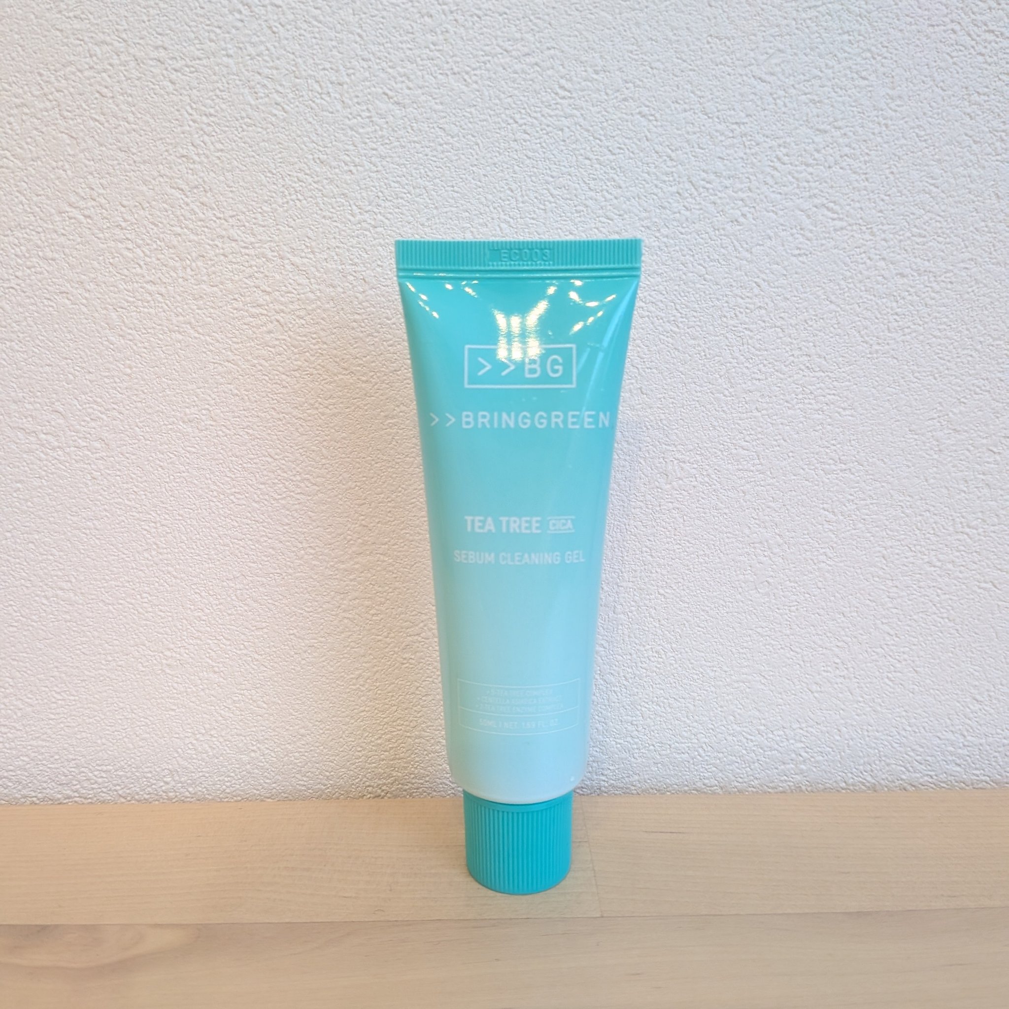 こちらはQoo10で購入しました。
角栓を浮かしだす！みたいに書いてたので
もしかしてわたしの大好きな抜かないパックのジェル版？！と思い購入したのですが全然違いました笑

パックのように浮かび上がってもこないし、
かと言って正しい使い方で使