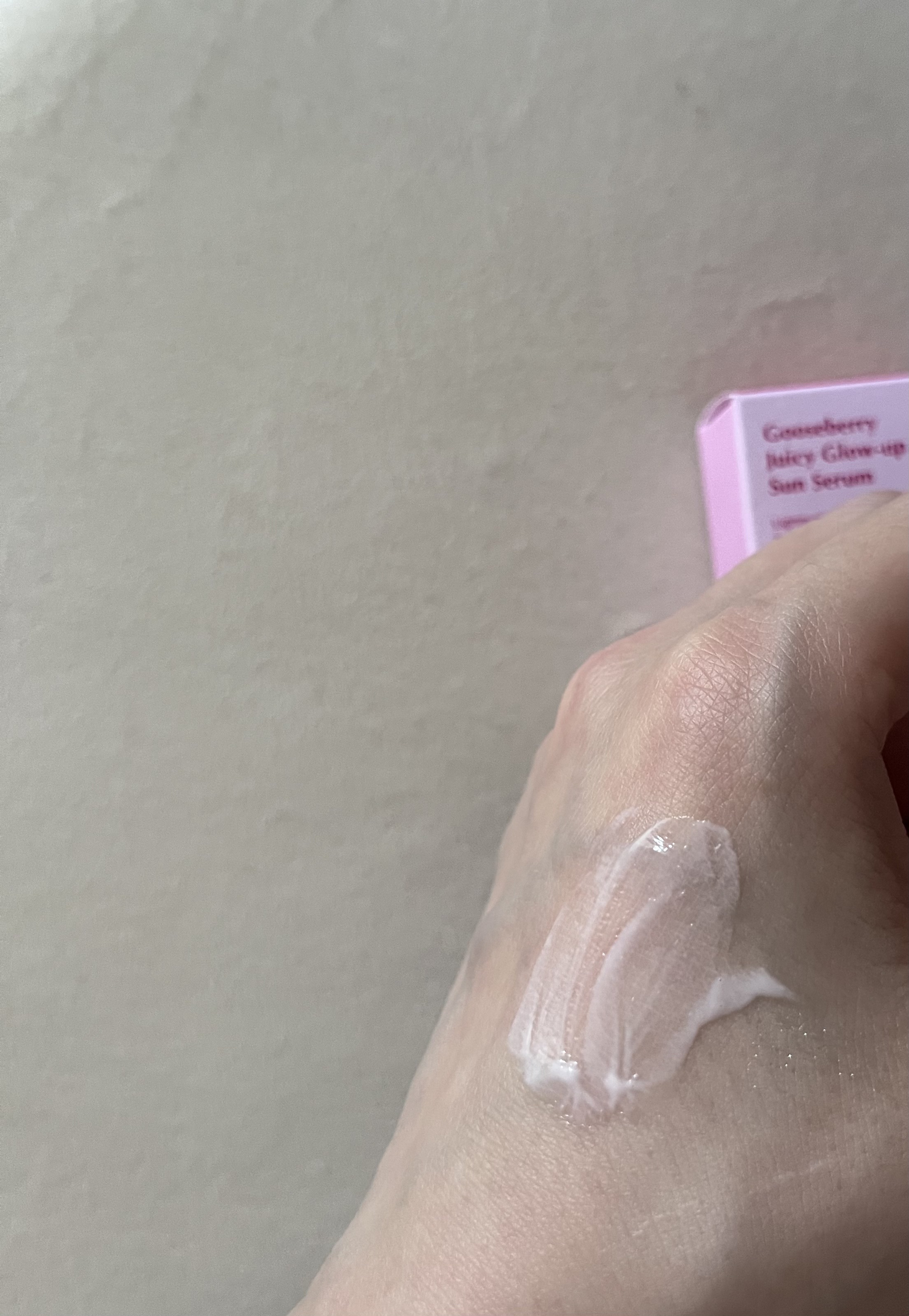 Gooseberry Juicy Glow-up Sun Serum/By Juccy/日焼け止めミルクを使ったクチコミ（3枚目）