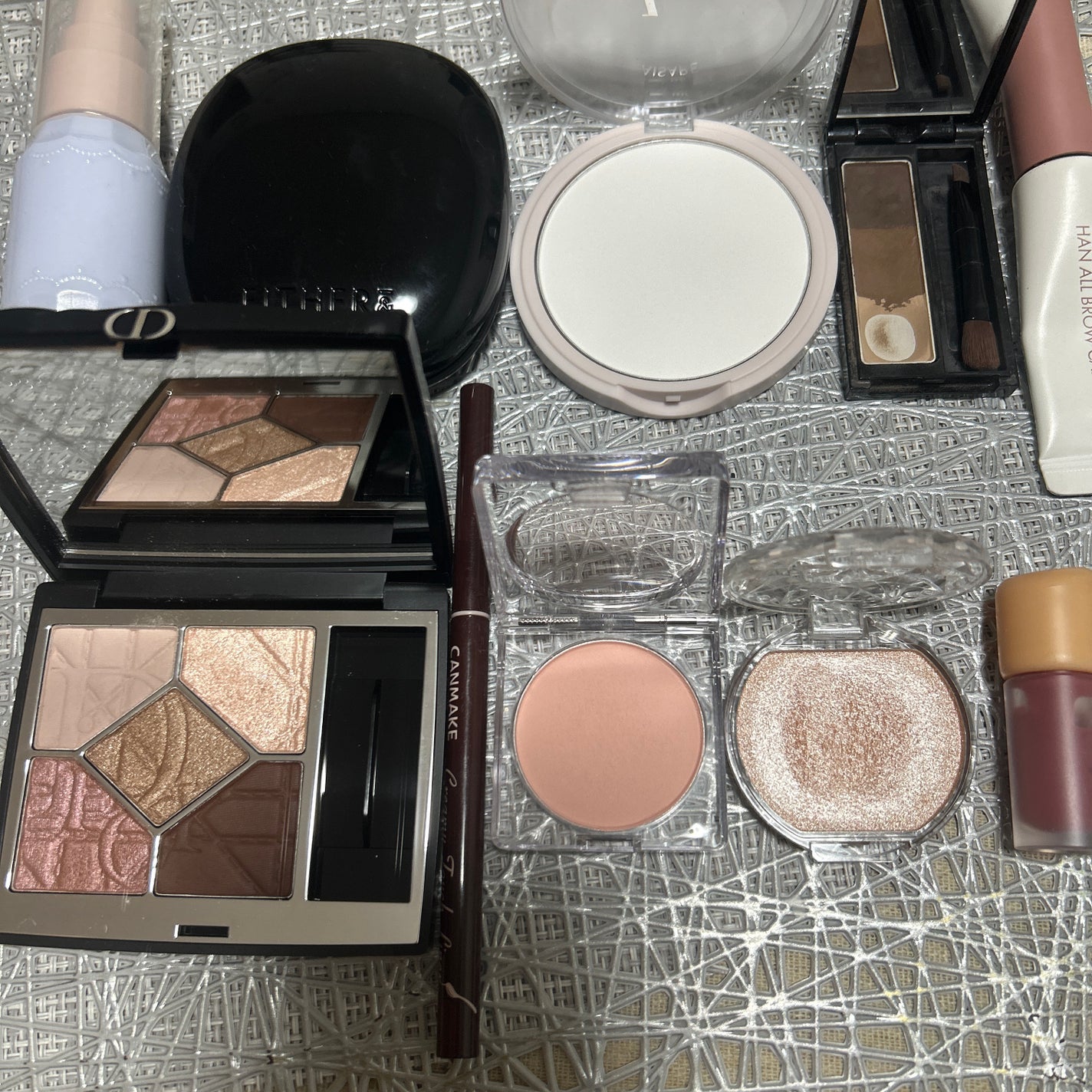 ケイト デザイニングアイブロウ3D/KATE/パウダーアイブロウを使ったクチコミ(2枚目)