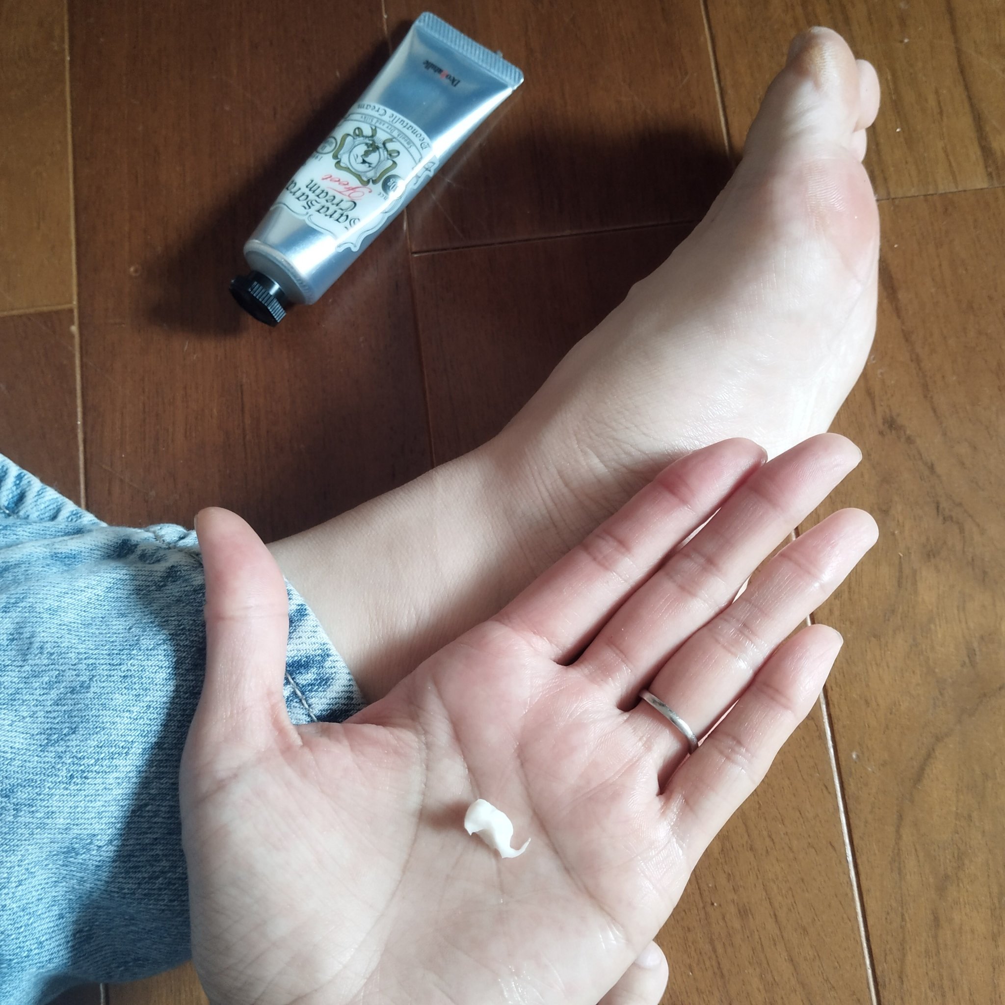 薬用足指さらさらクリーム/デオナチュレ/デオドラント・制汗剤を使ったクチコミ（2枚目）