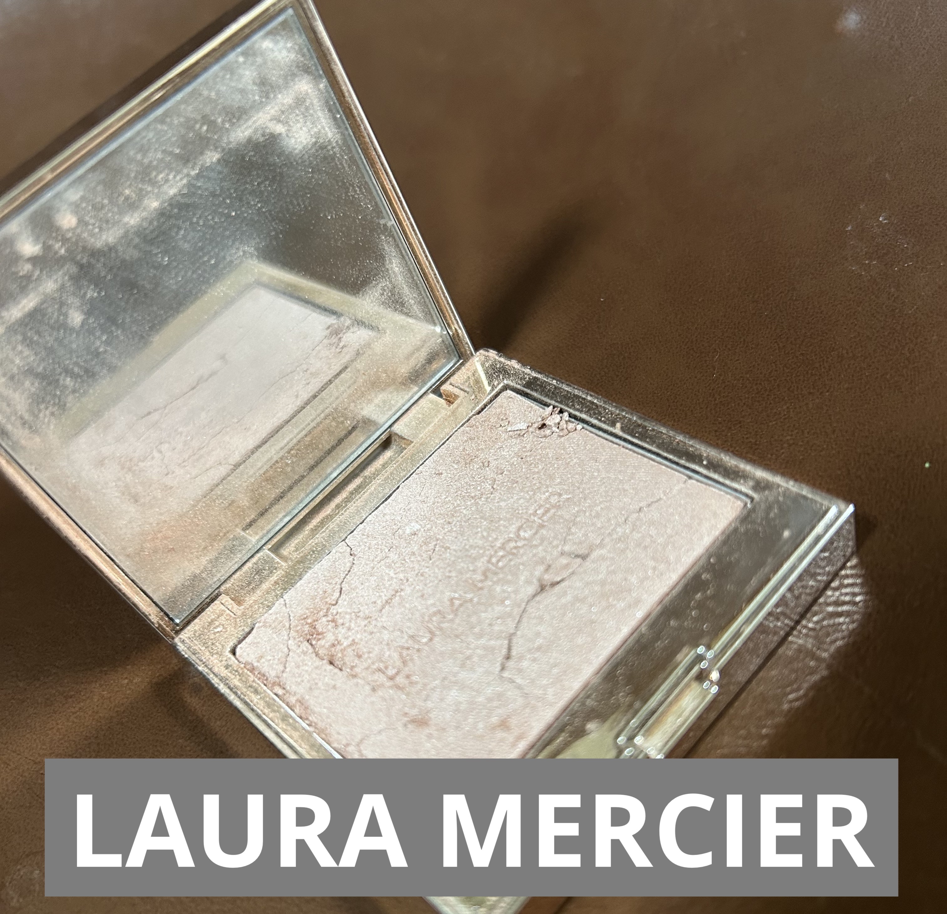 ローズグロウ イルミネーター /ローラ メルシエ/プレストパウダーを使ったクチコミ（1枚目）