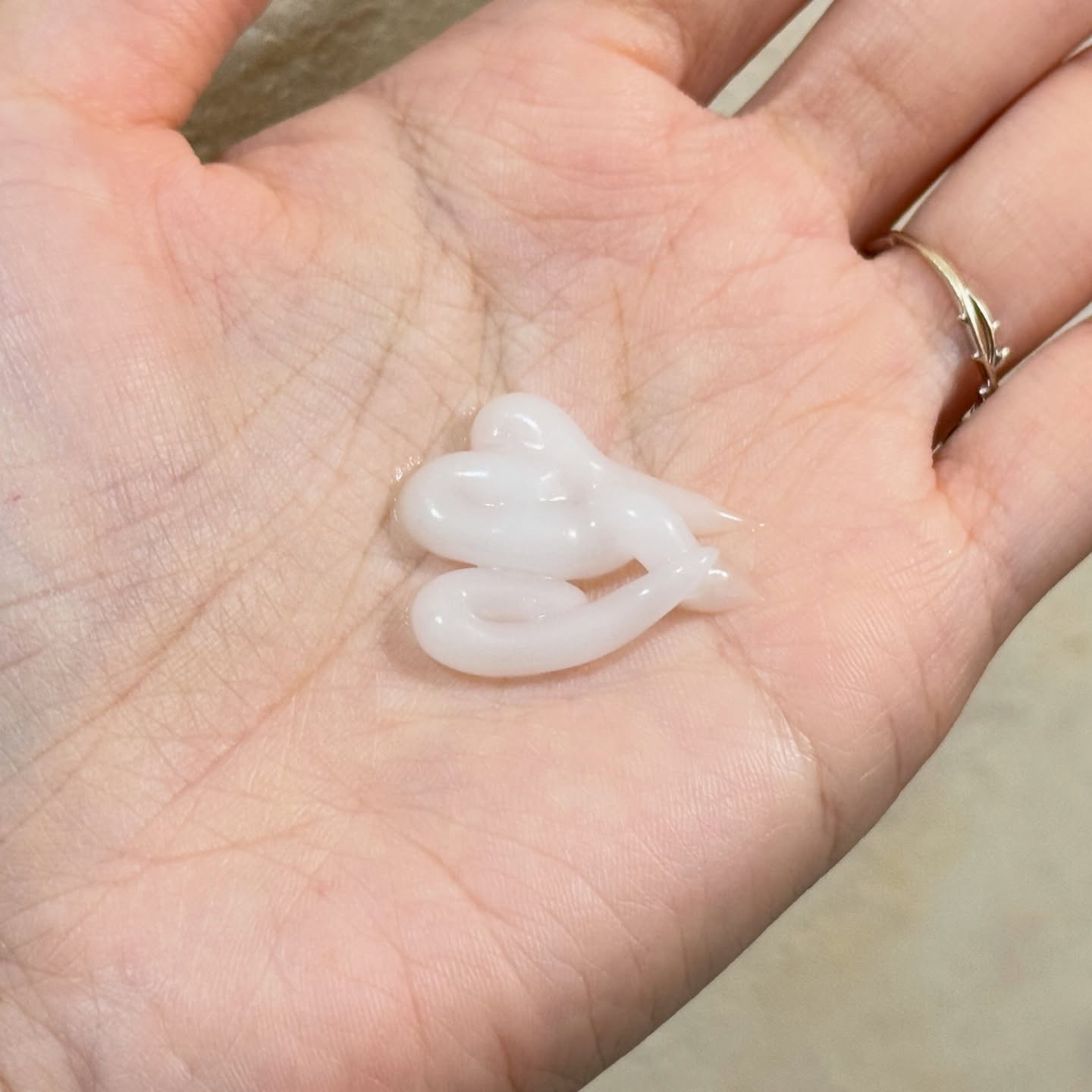 エッセンシャル プレミアム うるりジェリーミルク/エッセンシャル/ヘアミルクを使ったクチコミ（2枚目）