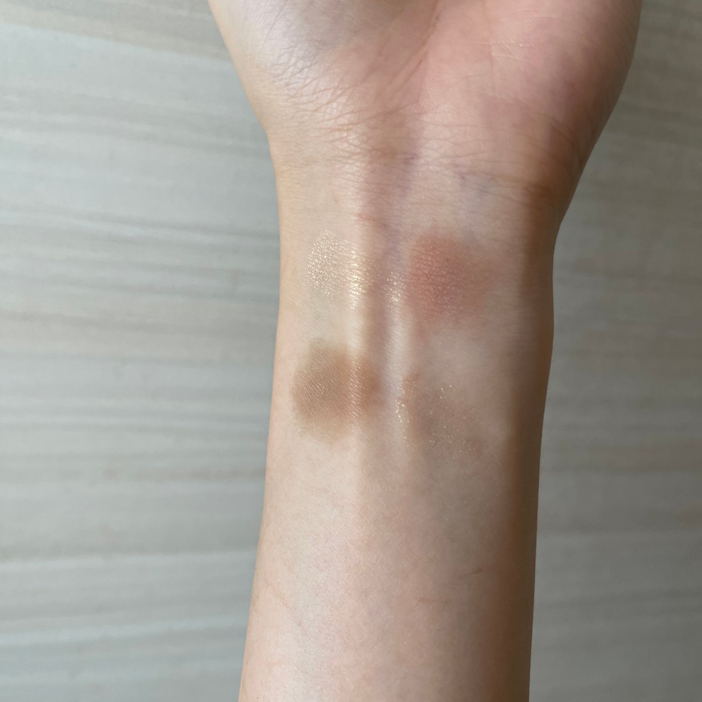 CURATED EYE QUAD/H&M/アイシャドウパレットを使ったクチコミ(4枚目)