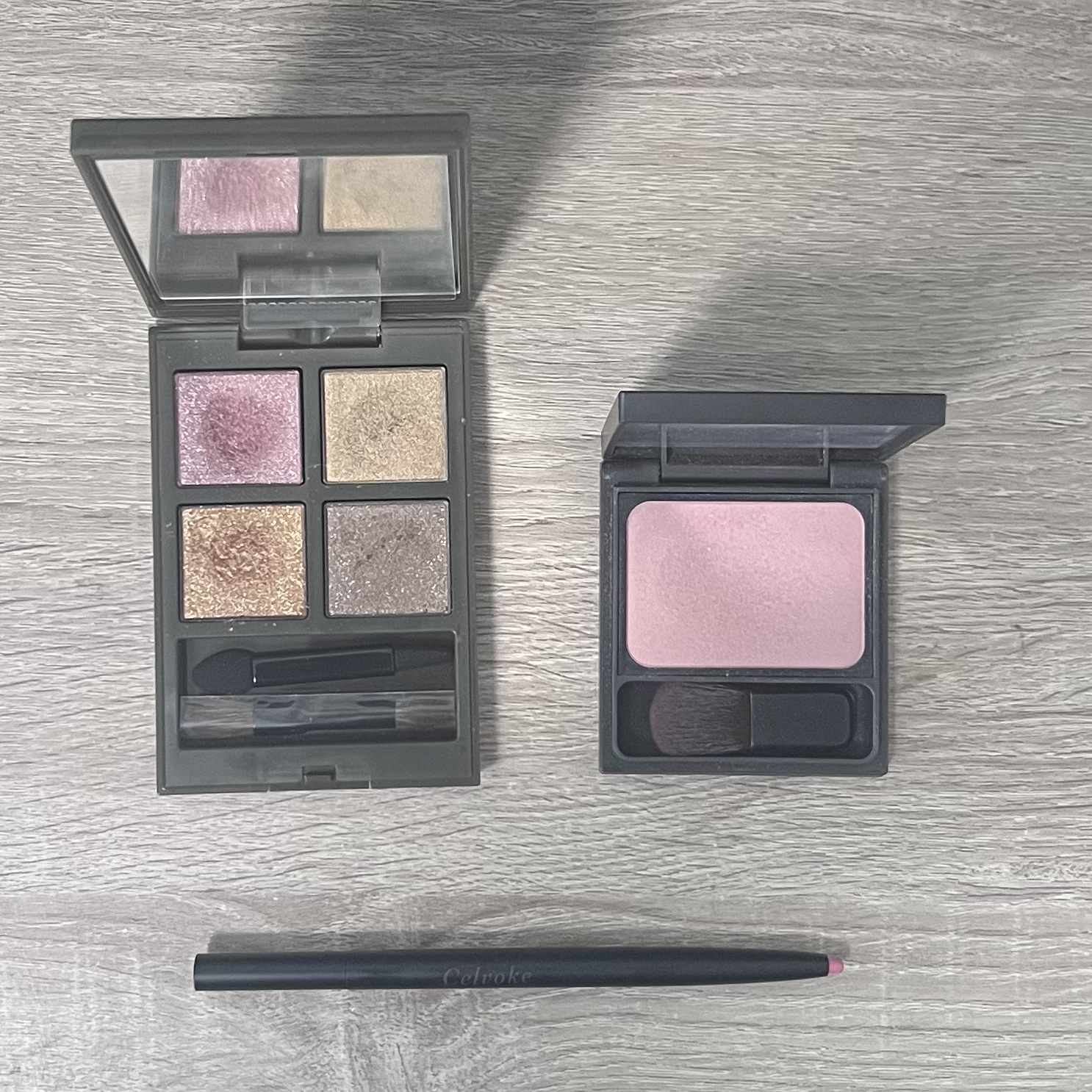 アディクション ホリデーアディクション アイシャドウ パレット + “スルー ザ グラス” 102 Antique Glass/ADDICTION/アイシャドウパレットを使ったクチコミ（1枚目）