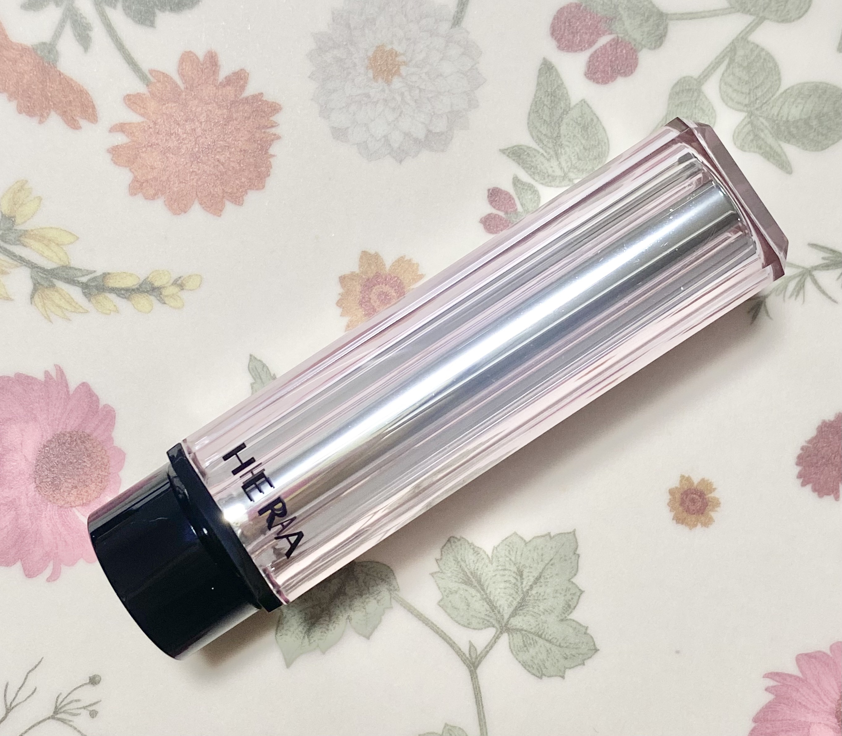 センシュアル ティンティッド シャイン スティック 99 ブラックチェリー/HERA/口紅を使ったクチコミ（2枚目）