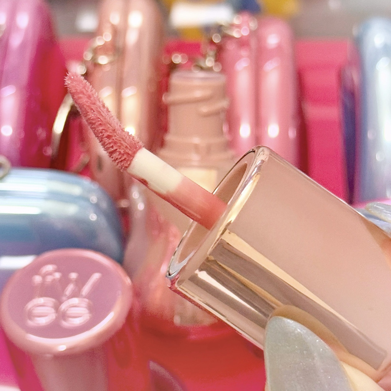 フィー 3Dボリューミンググロス/fwee/リップグロスを使ったクチコミ（3枚目）