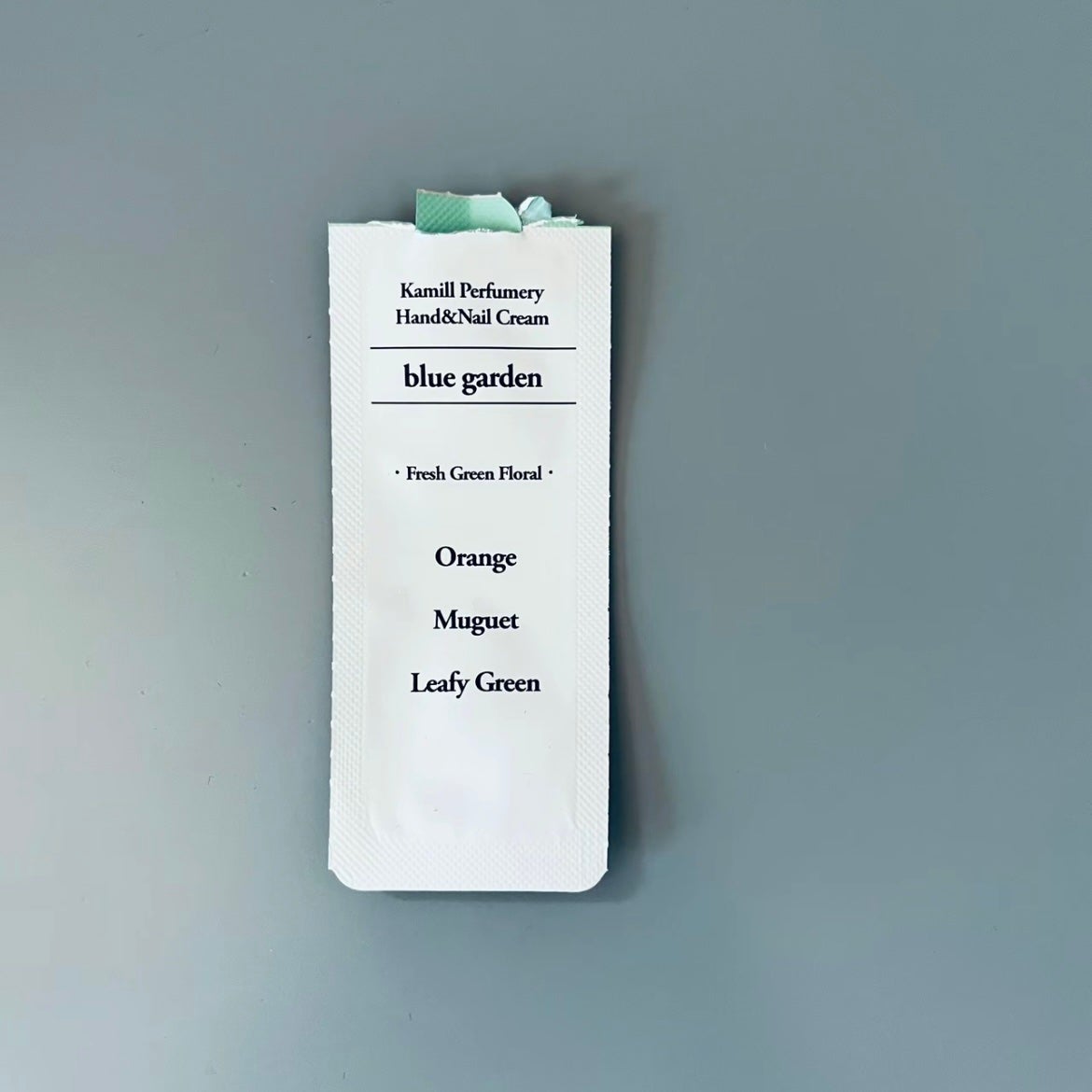 パフューマリー ハンド&ネイルクリーム ブルーガーデン 50ml/カミール/ハンドクリームを使ったクチコミ(3枚目)