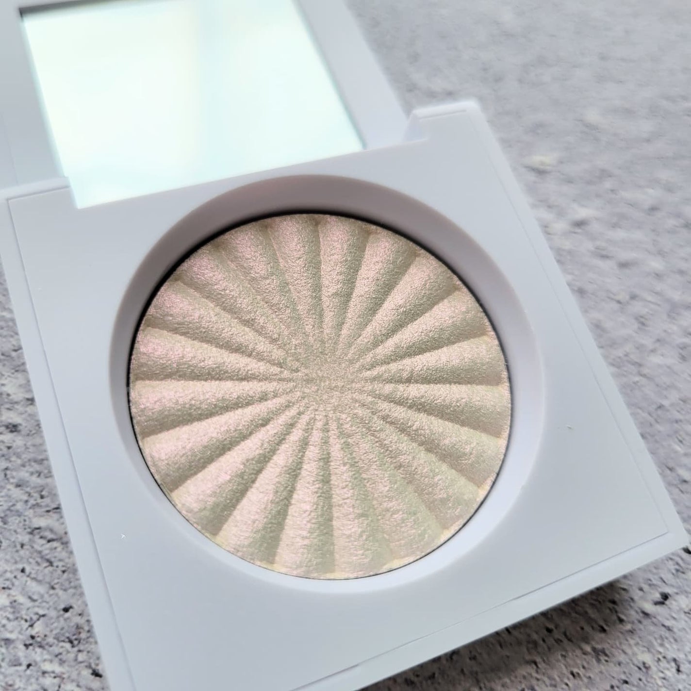 OFRA mini Highlighter/Ofra Cosmetics/パウダーハイライトを使ったクチコミ(3枚目)