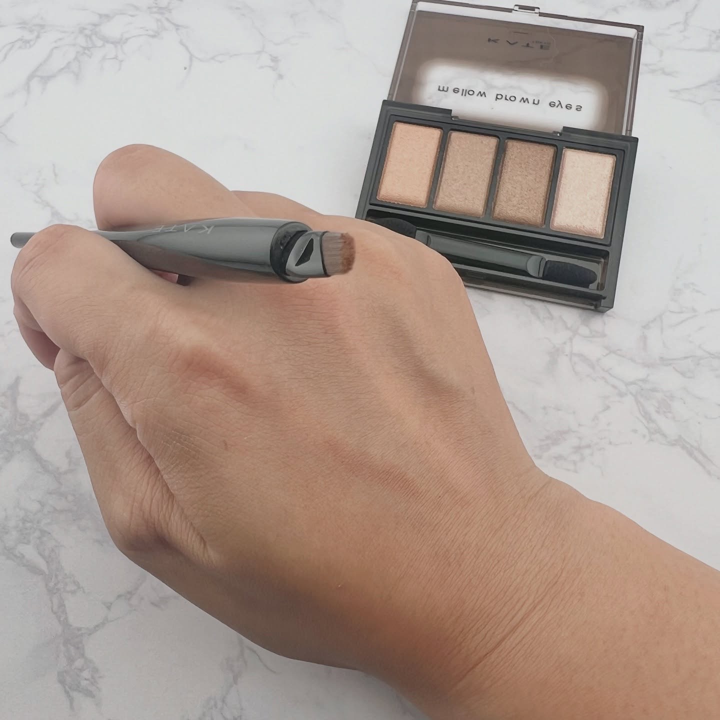 ケイト デザイニングアイブロウ3D/KATE/パウダーアイブロウを使ったクチコミ（3枚目）