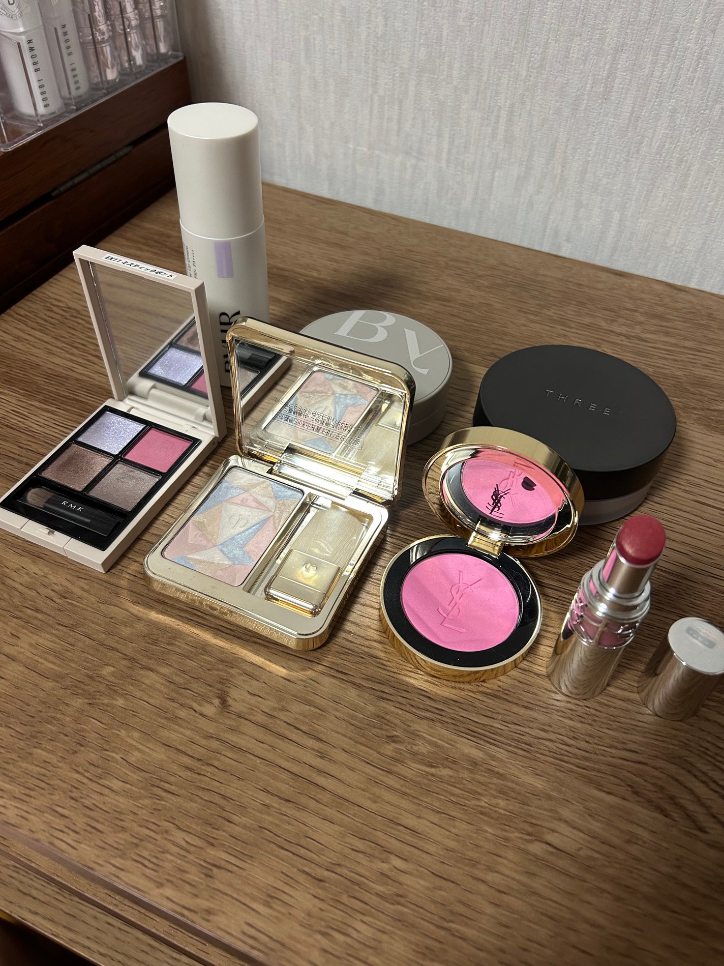 アドバンスドエシリアルスムースオペレーター ルースパウダー/THREE/ルースパウダーを使ったクチコミ(2枚目)