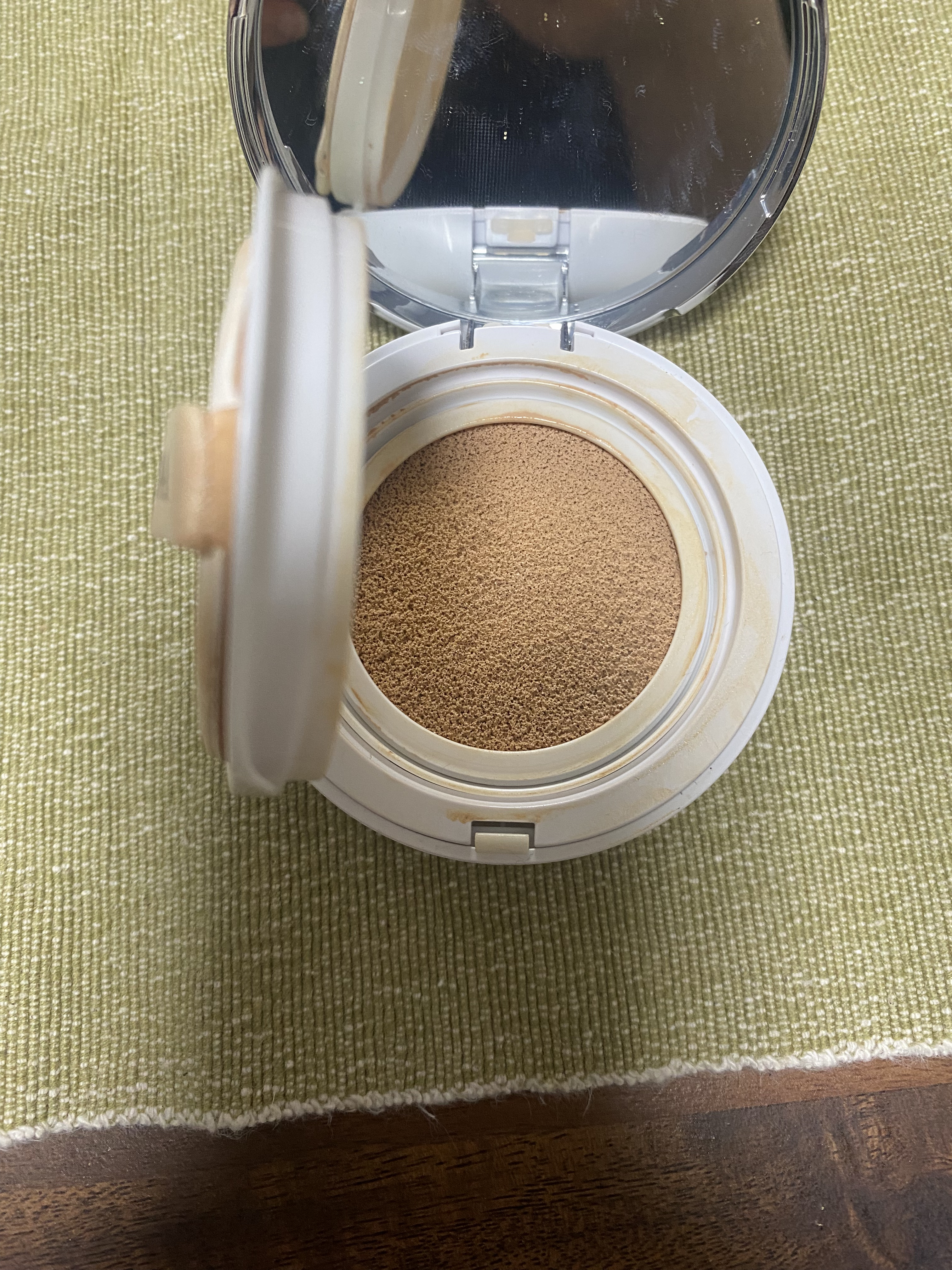 艶肌美人クッションコンパクト/エバーライフ/クッションファンデーションを使ったクチコミ（3枚目）