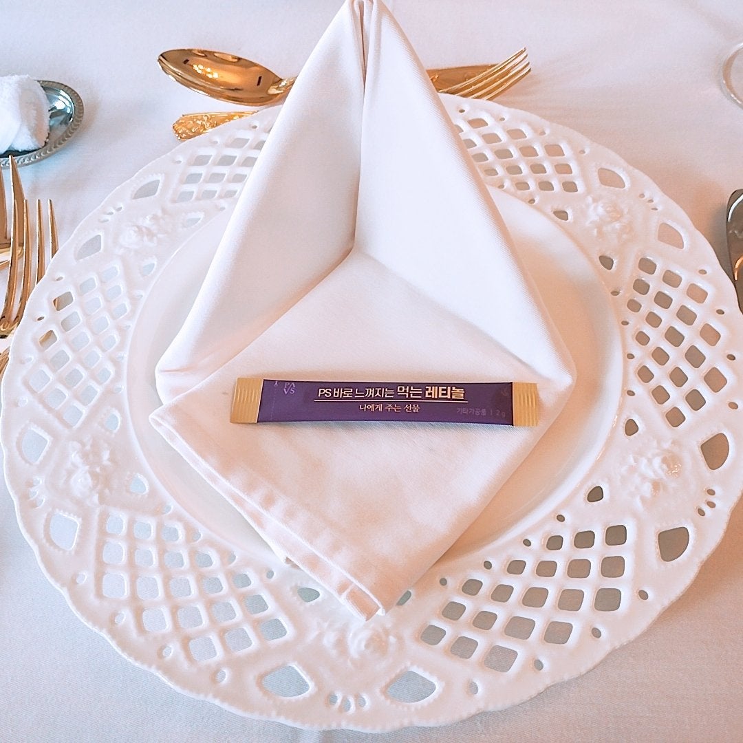 mcgroupakiko on LIPS 「義母よりご招待頂き、日差しの入る明るい窓辺の個室で美味しいもの..」(1枚目)