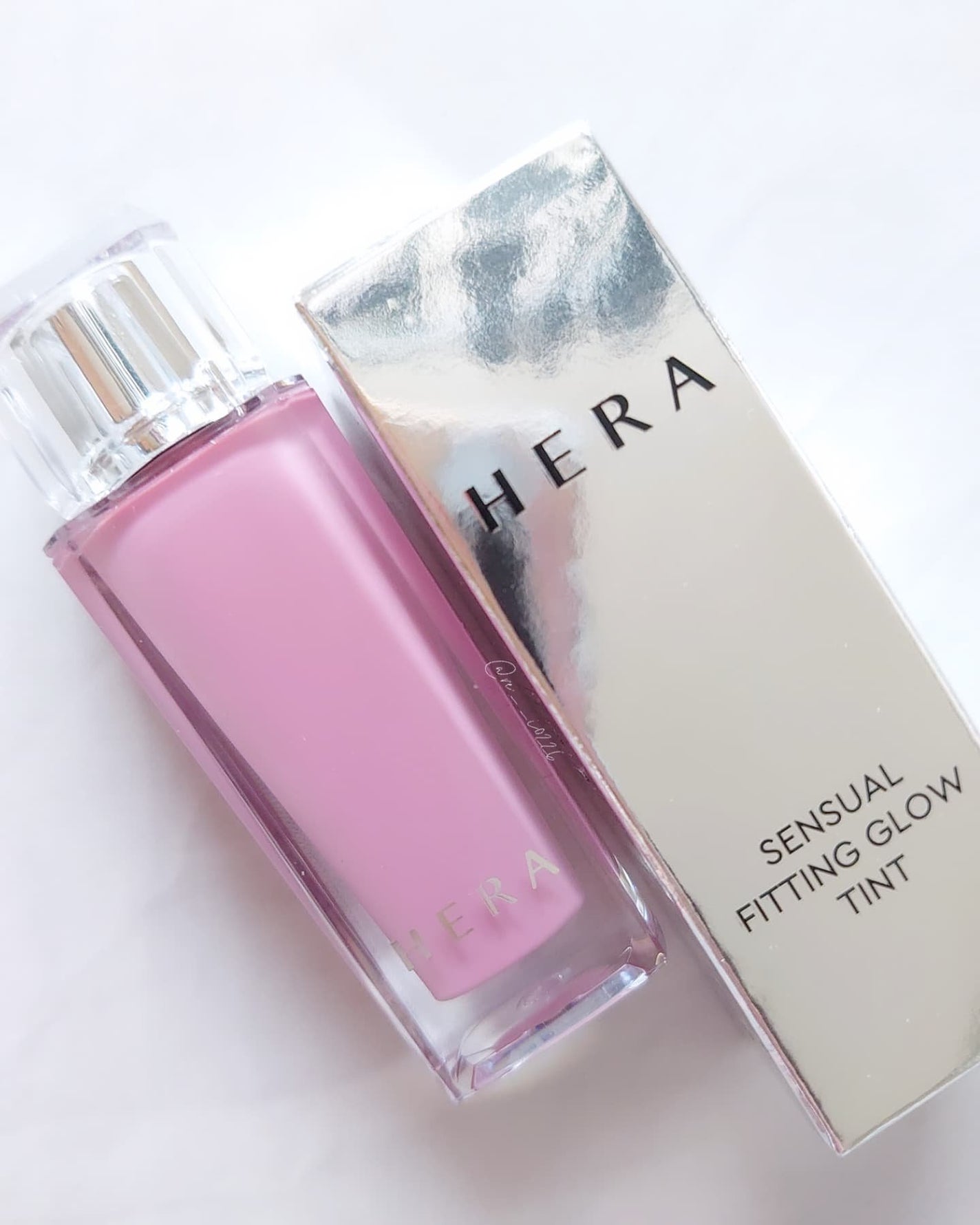 センシュアル フィッティング グロウ ティント/HERA/リップティントを使ったクチコミ(1枚目)