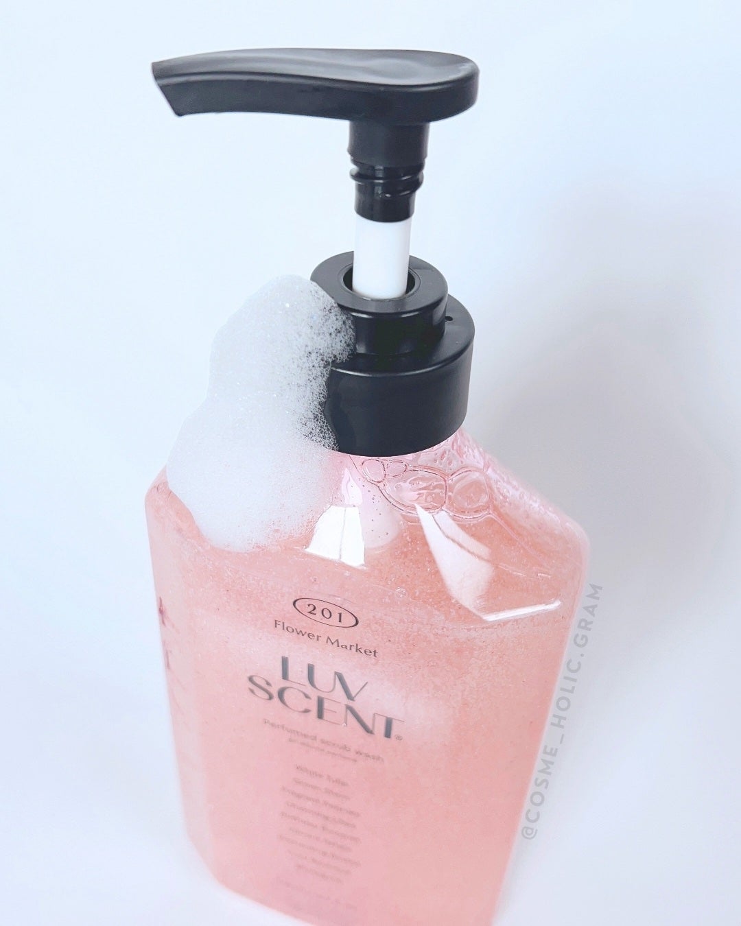 スクラブボディウォッシュ フラワーマーケット ホワイトチューリップ/LUV SCENT/ボディスクラブを使ったクチコミ(7枚目)