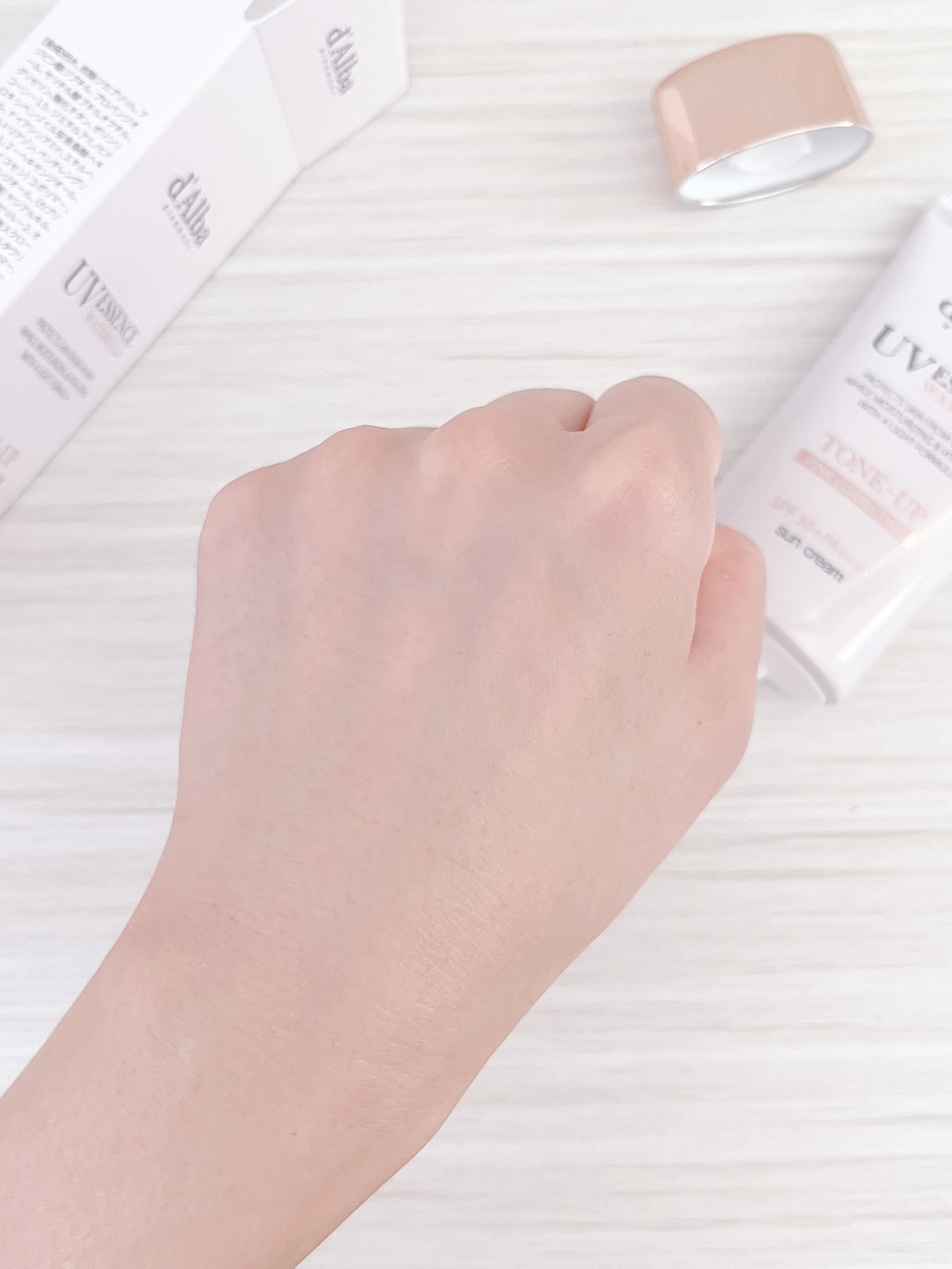 ウォータフルトーンアップサンクリーム/ダルバ/日焼け止めクリームを使ったクチコミ（3枚目）