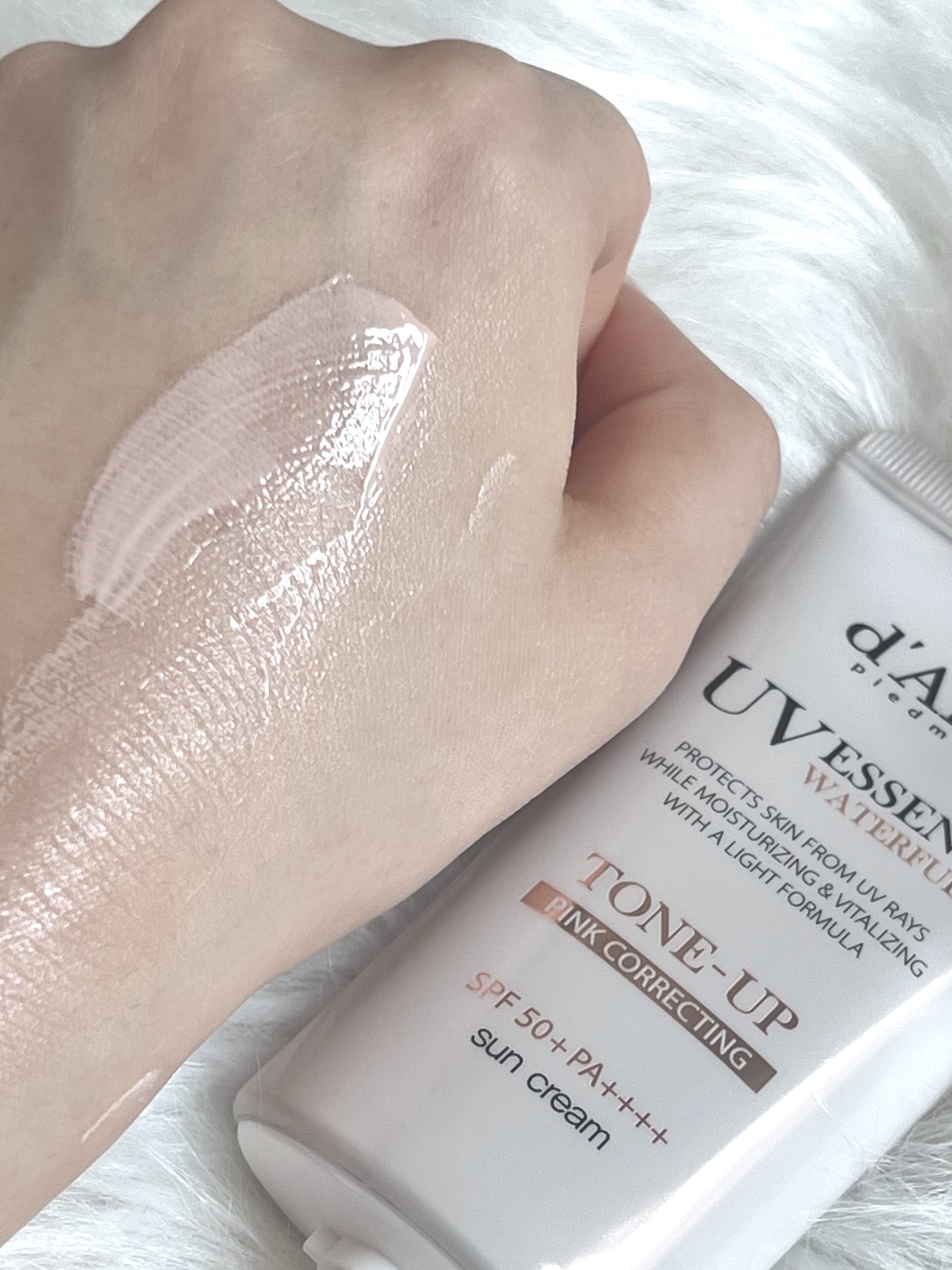 ウォータフルトーンアップサンクリーム/ダルバ/日焼け止めクリームを使ったクチコミ（2枚目）