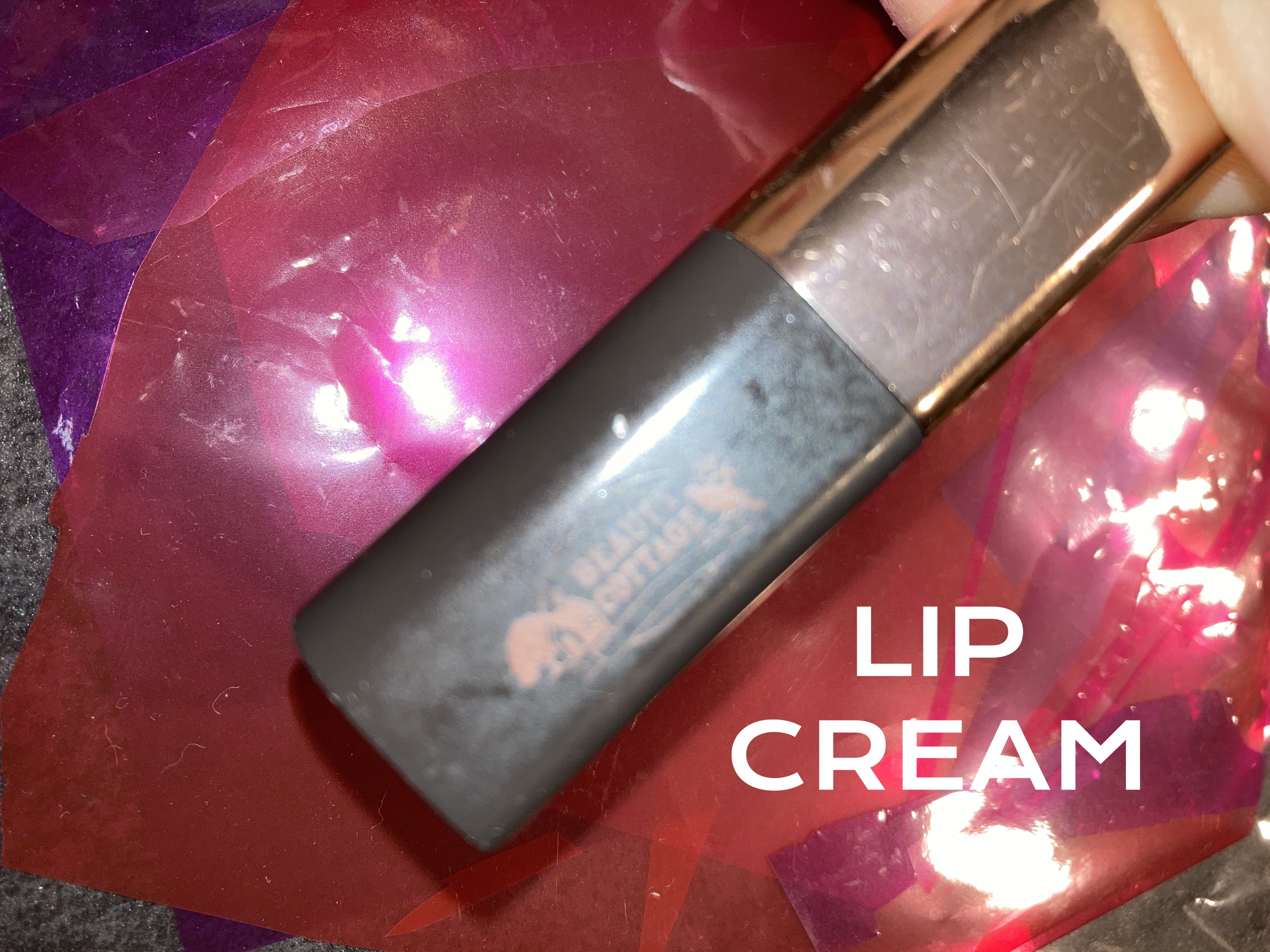 LUXURY VELVET MATTE LIPSTICK/Beauty Cottage/口紅を使ったクチコミ（1枚目）
