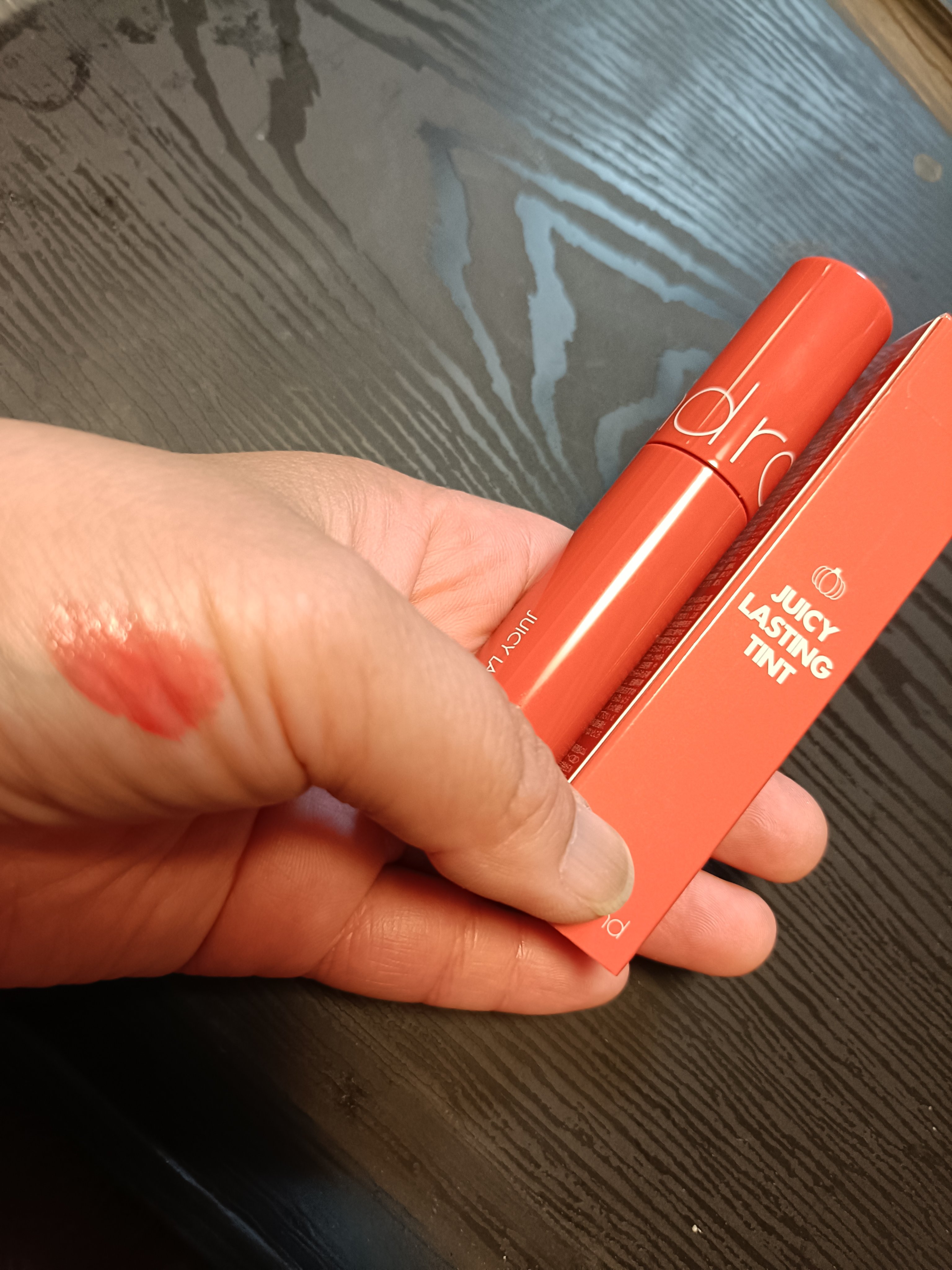 ジューシーラスティングティント/rom&nd/リップティントを使ったクチコミ（3枚目）