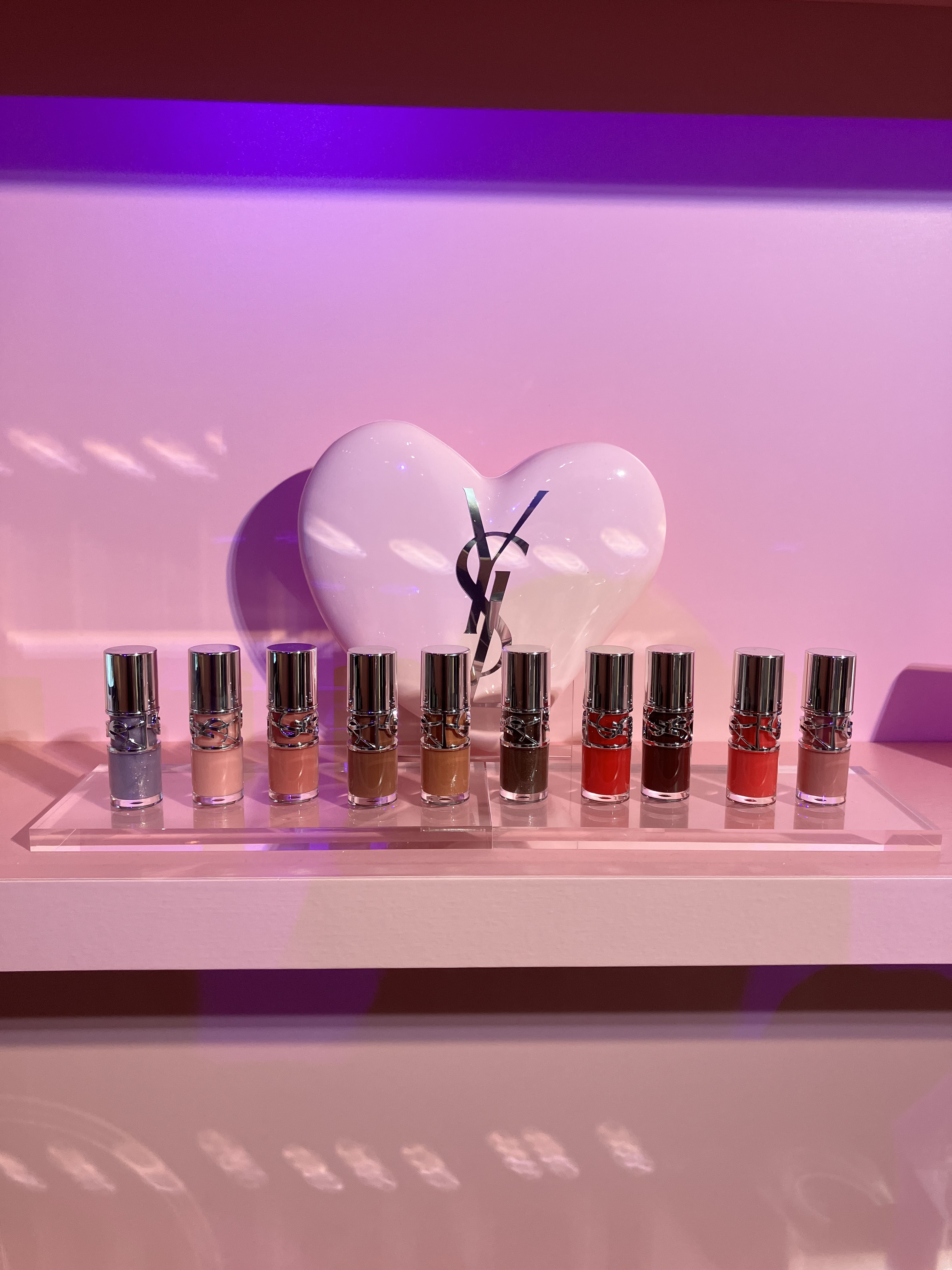 久しぶりの投稿🥰



行ってきました💜
期間限定ポップアップイベント
「YSL BEAUTY LOVE GAME TOKYO UNDERGROUND」

平野紫耀くんファンの方が多くて前も後ろも何かしらグッズを持って入る方もいらっしゃ