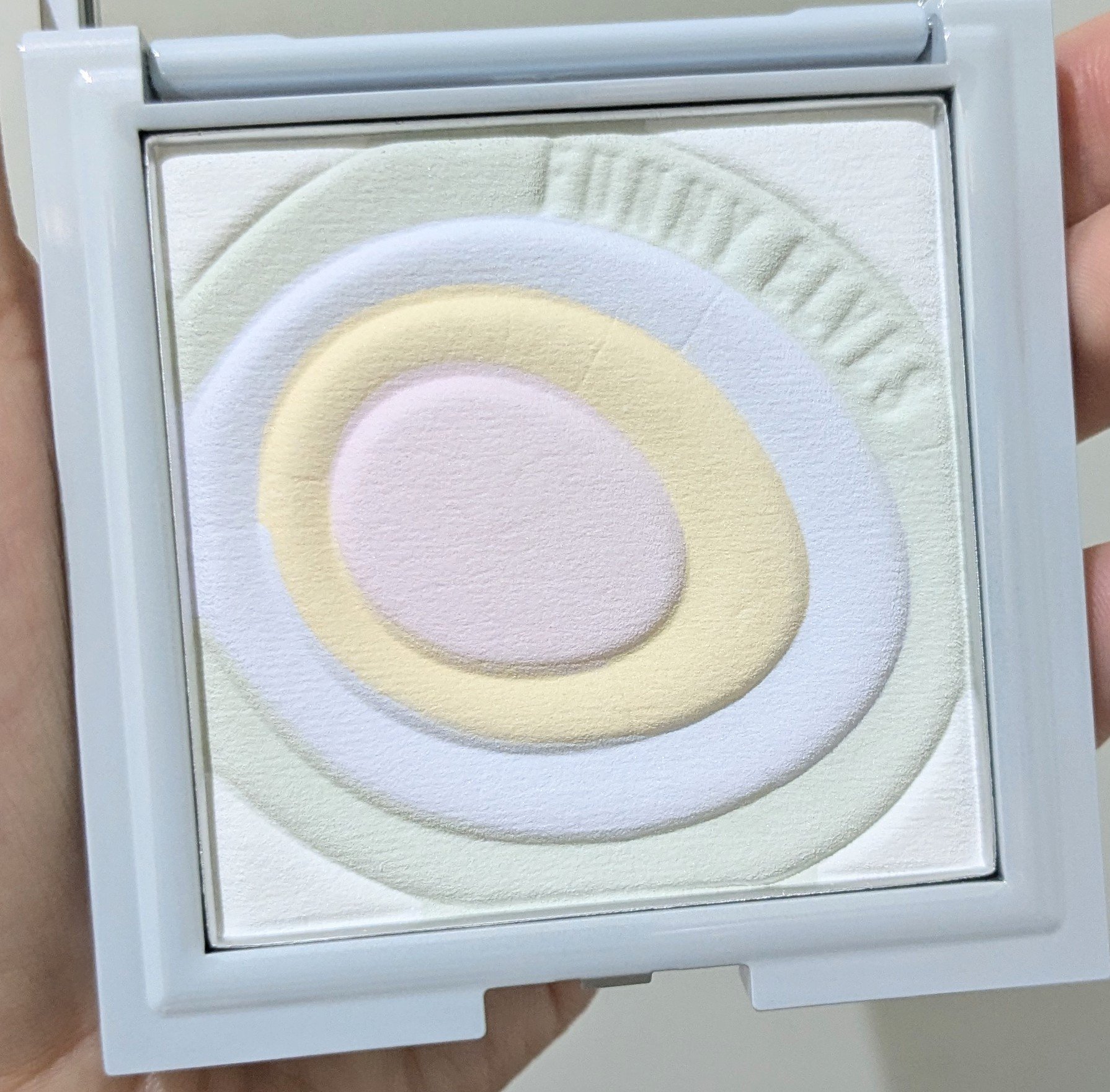 ネビュラ プレストパウダー/FUNNY ELVES方里/プレストパウダーを使ったクチコミ（3枚目）