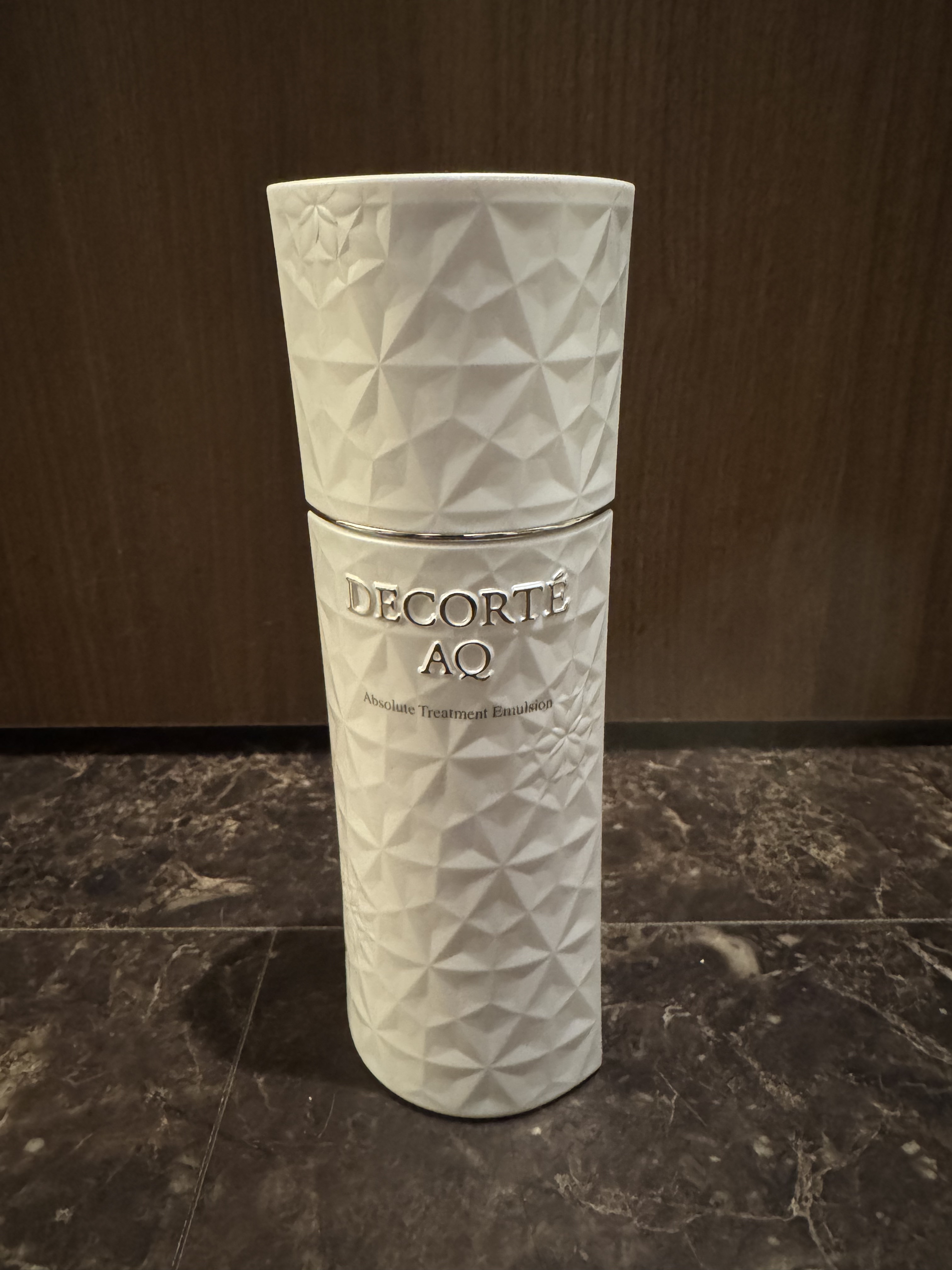DECORTÉ AQ アブソリュート エマルジョン マイクロラディアンス Ⅱのクチコミ「ずっと気になっていて、いつか現品試したいな〜
と思っていた一品です！

リポソームを買った時に.....」（1枚目）