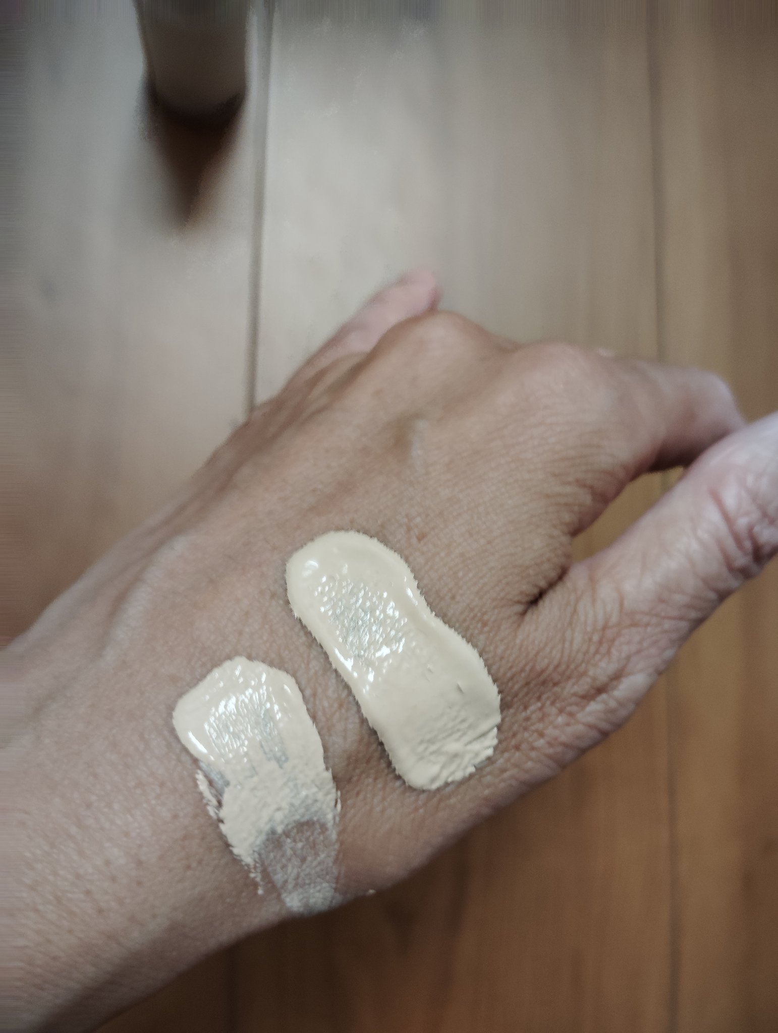 エアリータッチ セラム ファンデーション/クラブ/リキッドファンデーションを使ったクチコミ（3枚目）