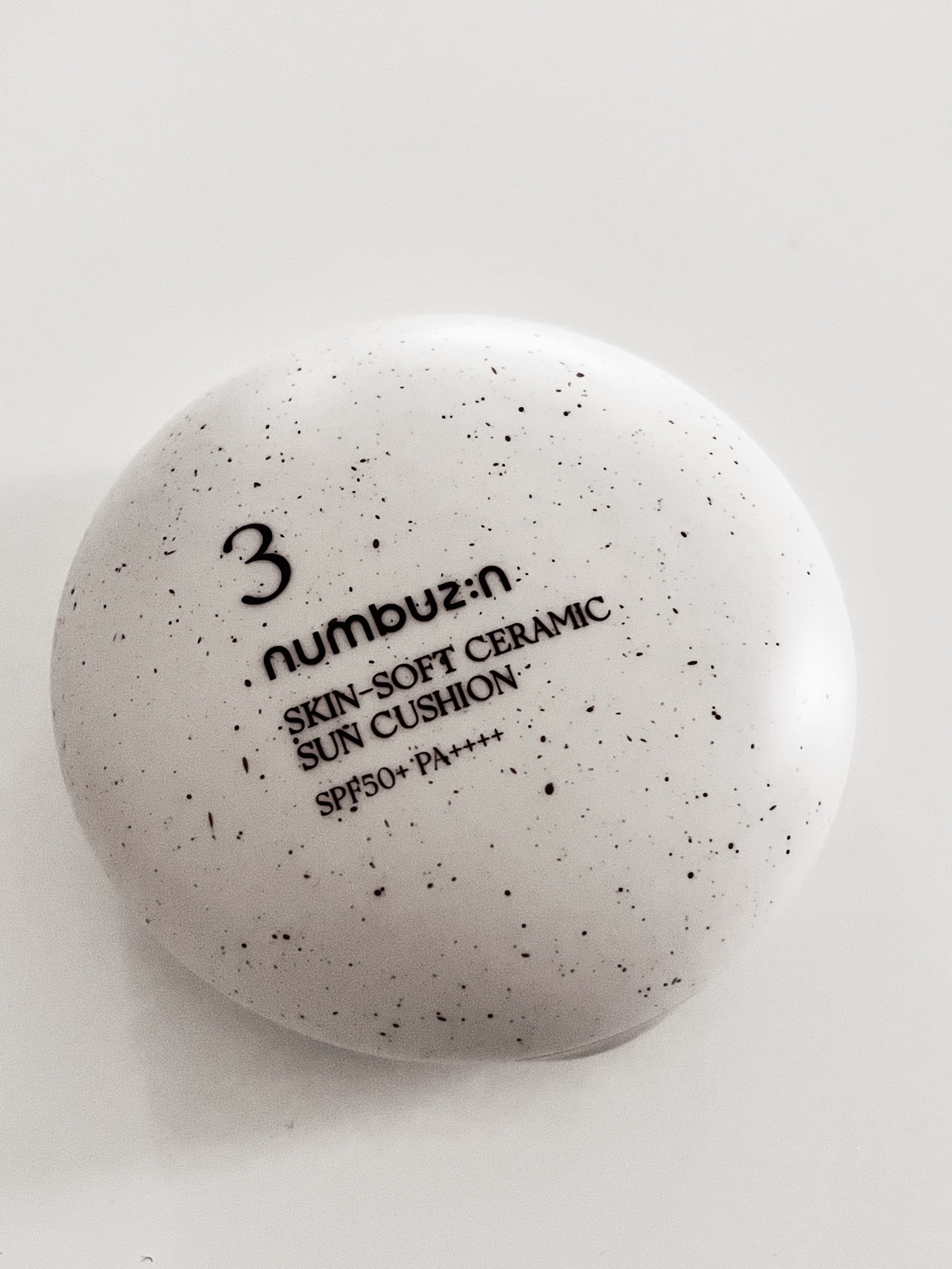 断捨離記録

2ヶ月前に購入したばかりだが？？
気分転換にと買ったのに
白浮きするし肌が荒れた…

#numbuzin
#3番 ノーファンデ陶器肌トーンアップクッション  