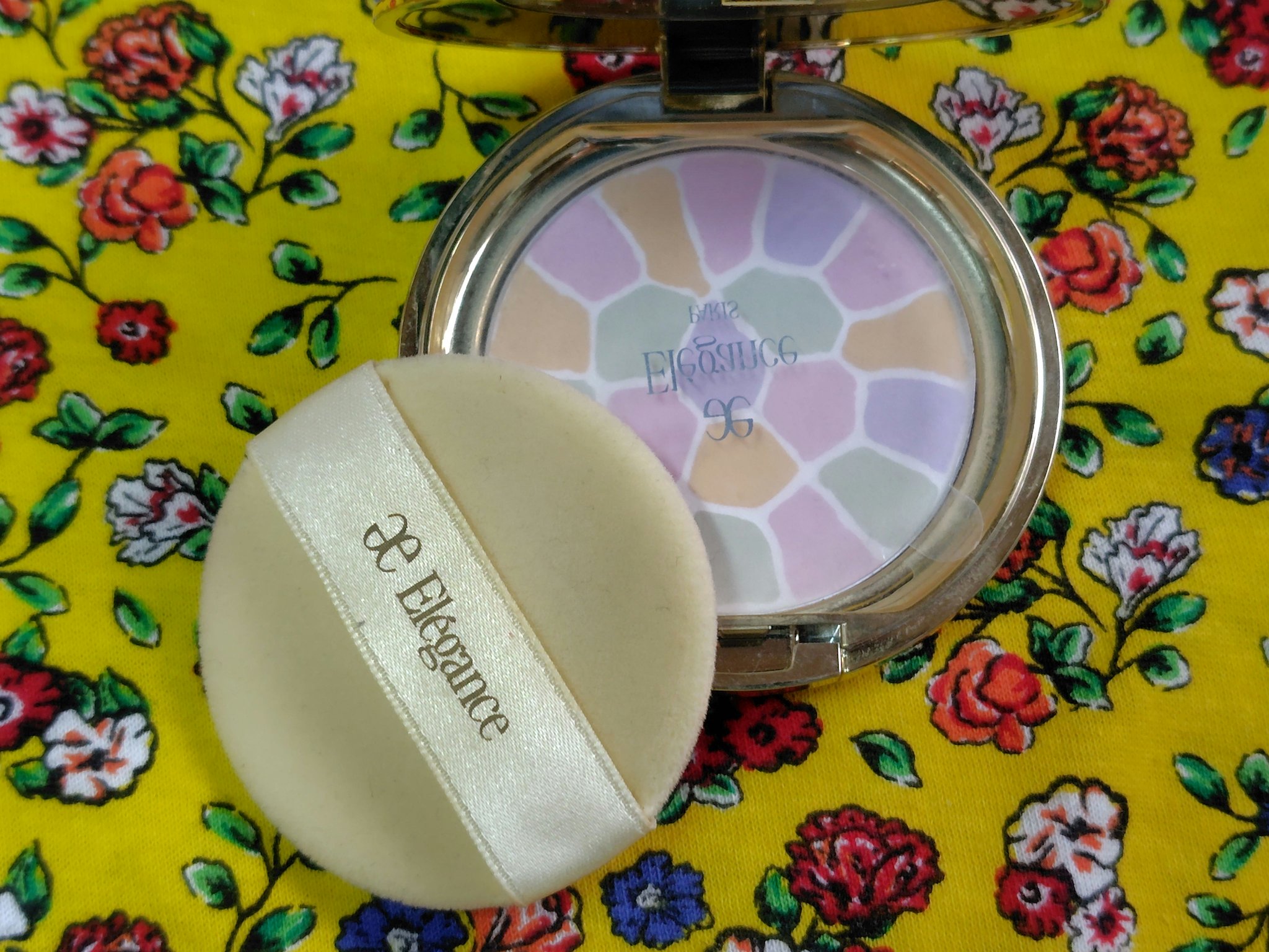 ラ プードル オートニュアンス/Elégance/プレストパウダーを使ったクチコミ（2枚目）