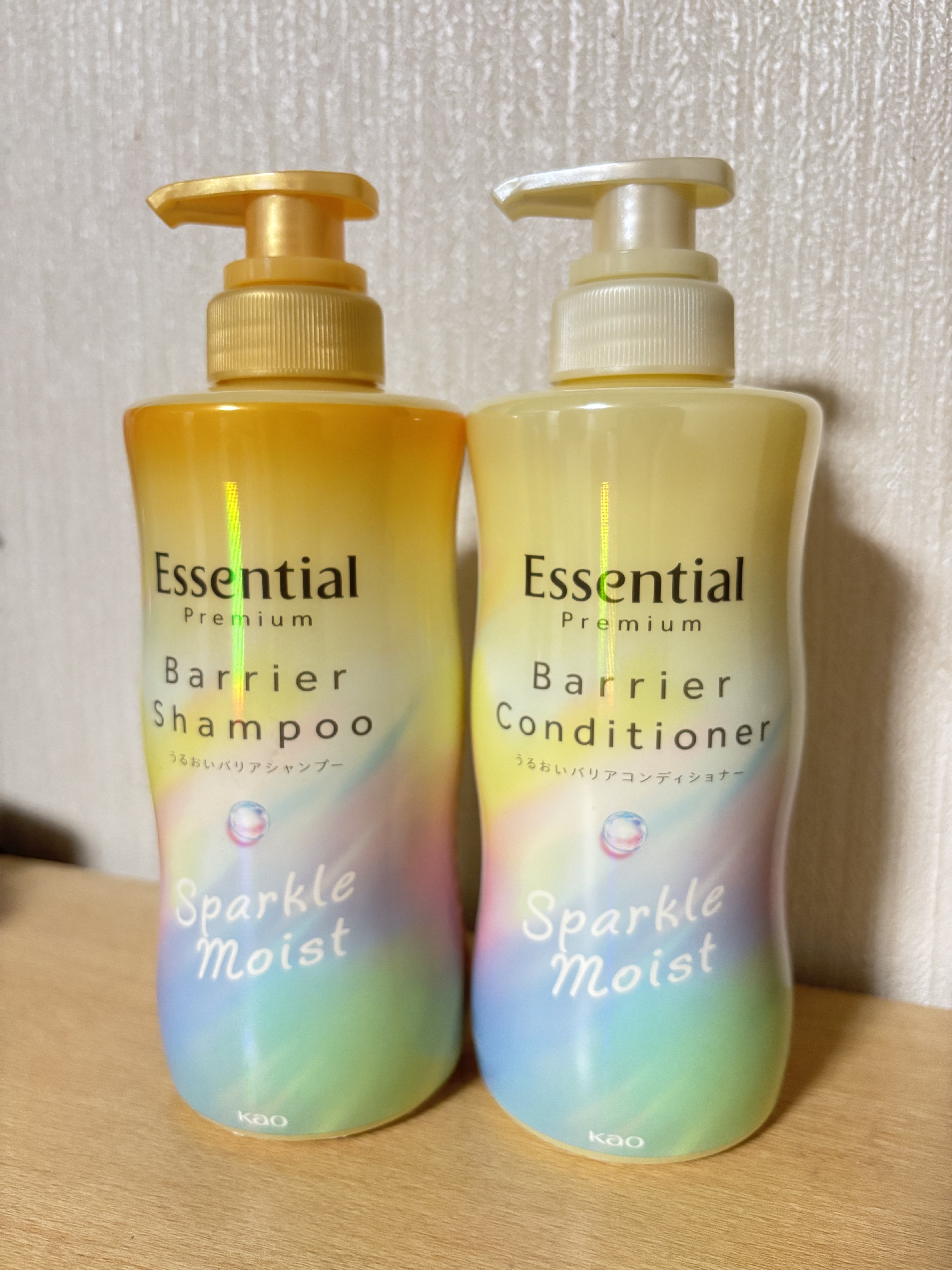 エッセンシャルプレミアム バリアスパークルモイストシャンプー＆コンディショナー
¥1,430 【7月12日発売】
✼••┈┈••✼••┈┈••✼••┈┈••✼••┈┈••✼

エッセンシャル様よりご提供頂きました♡

Point 1♥
ベス