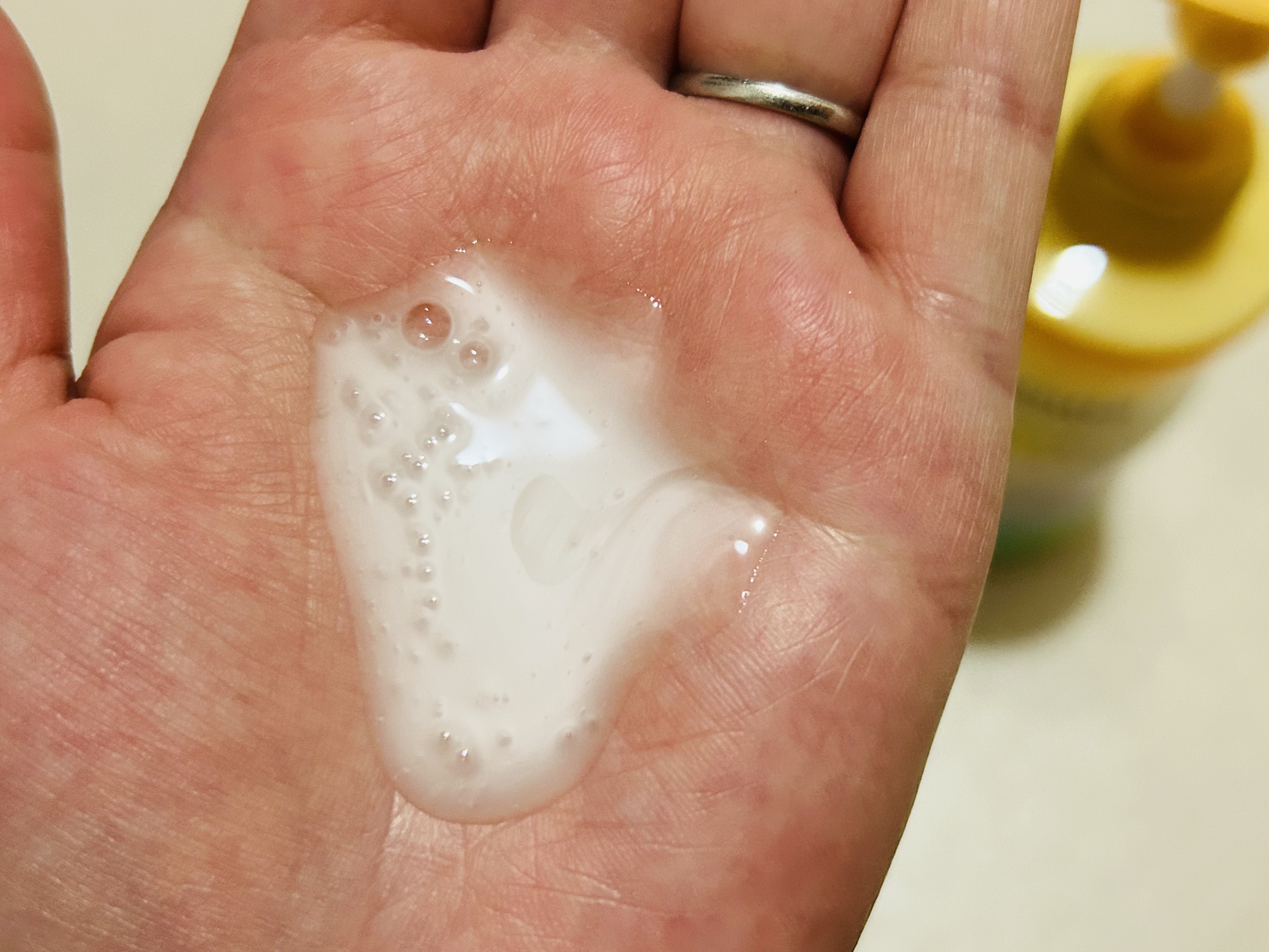 エッセンシャルプレミアム バリアシャンプー・コンディショナー スパークルモイスト/エッセンシャル/市販シャンプーを使ったクチコミ（2枚目）