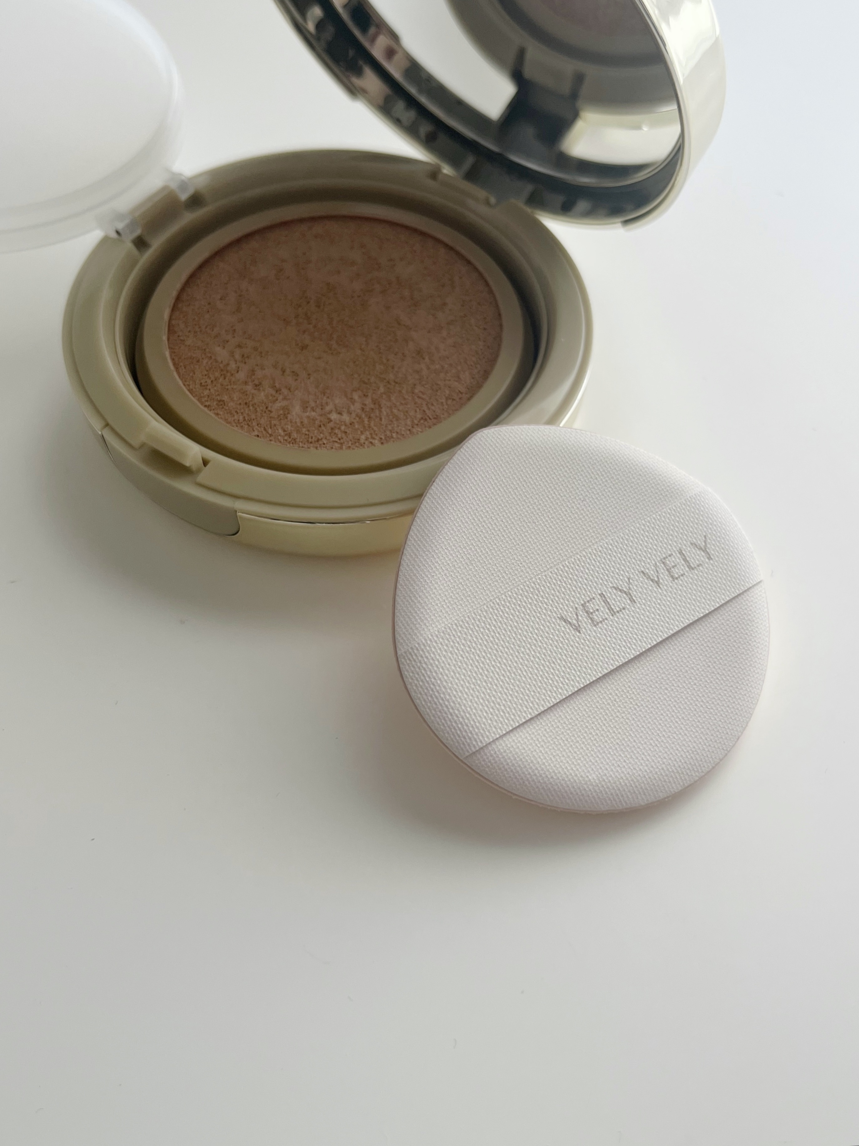 はちみつツヤ肌クッションファンデ/VELY VELY/クッションファンデーションを使ったクチコミ（2枚目）