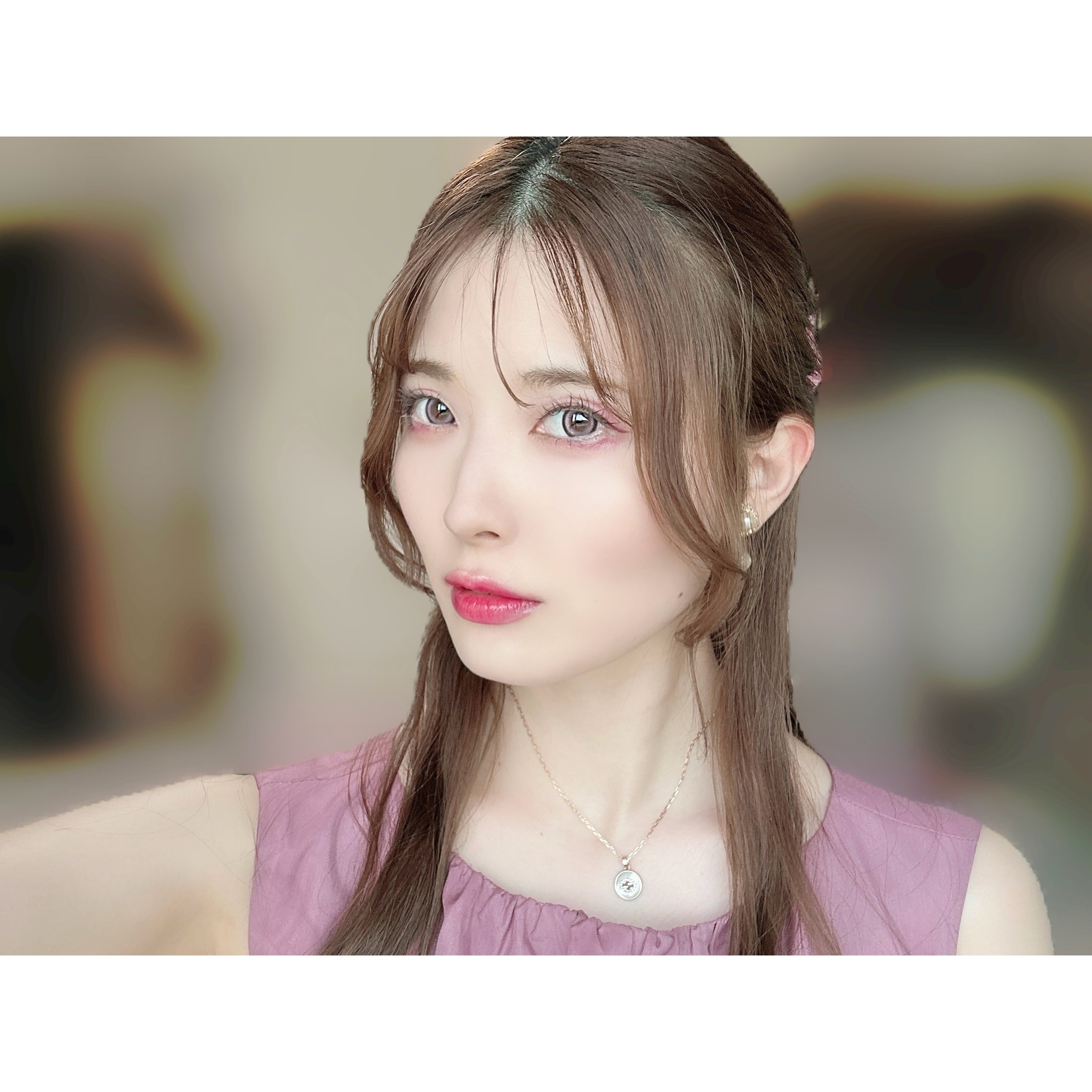 ピンクメイク💗
アイライナーはLUMIURGLAS様にプレキャンで頂いたルージュバーガンディ🥰


Dior▶︎サンククルール 887 スリル
JILLSTUART▶︎ジェリーアイカラースパークル 13
DOLLY WINK▶︎スティッ
