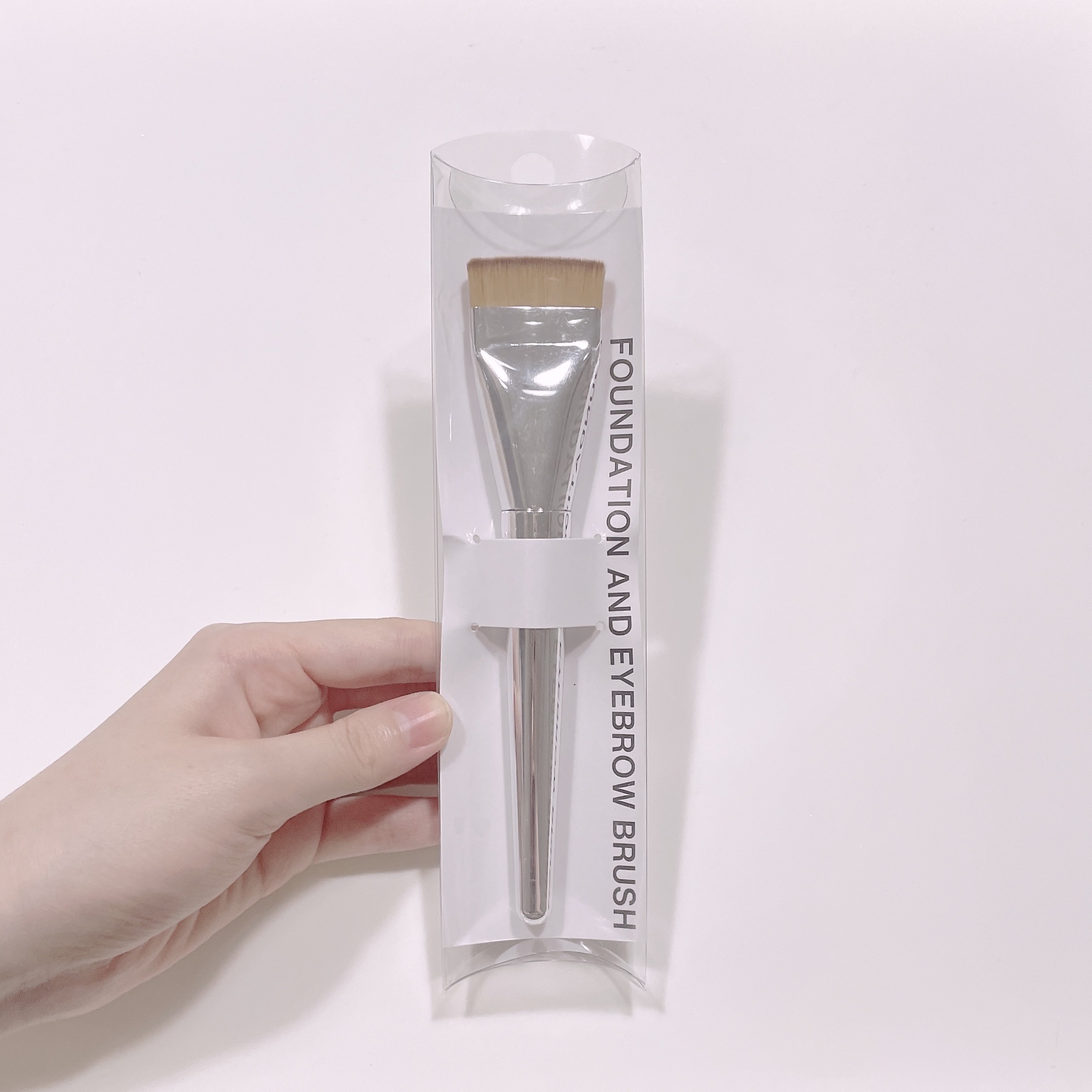 ファンデーション・アイブロウブラシ / Standard Products by DAISO 