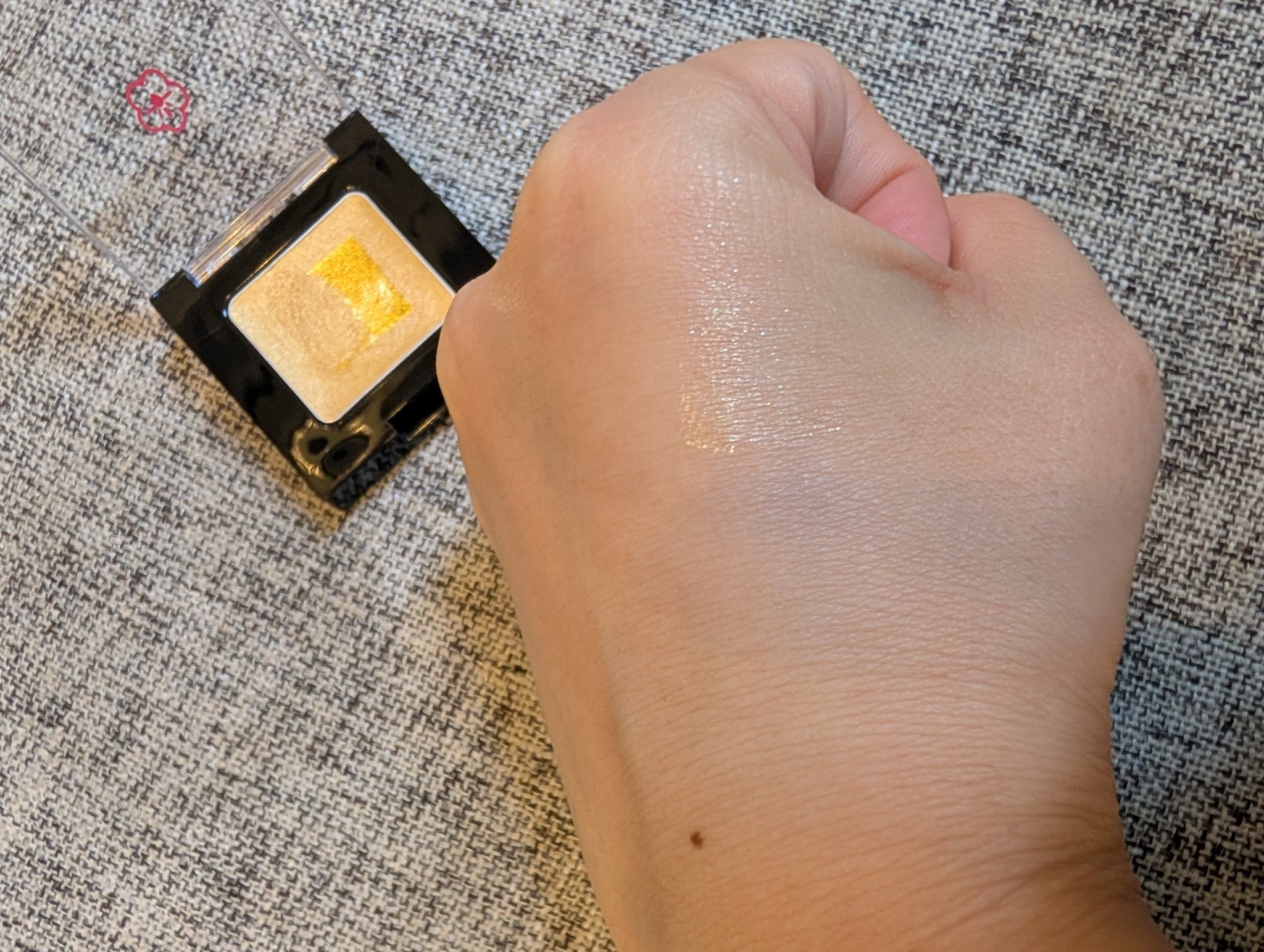 CHAYA cosme オンブライトアイシャドウ/箔座/ジェル・クリームアイシャドウを使ったクチコミ（2枚目）