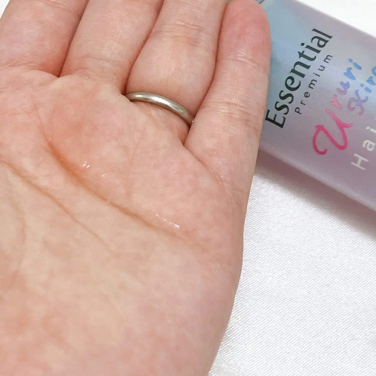 エッセンシャル プレミアム うるりキラリオイル/エッセンシャル/ヘアオイルを使ったクチコミ（2枚目）