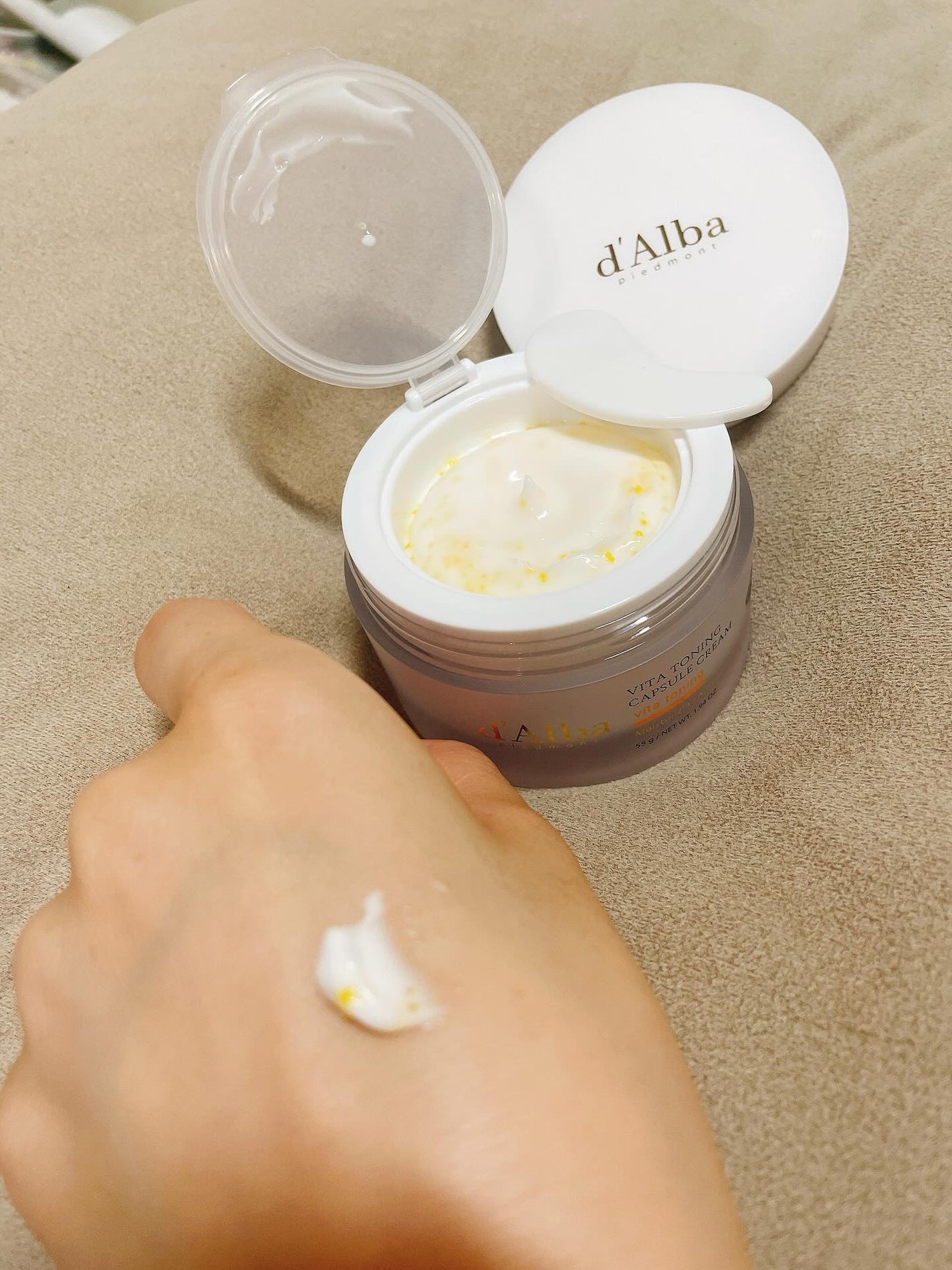 しい on LIPS 「ダルバビタトーニングカプセルクリーム候補室のつぶつぶ入りクリー..」(2枚目)