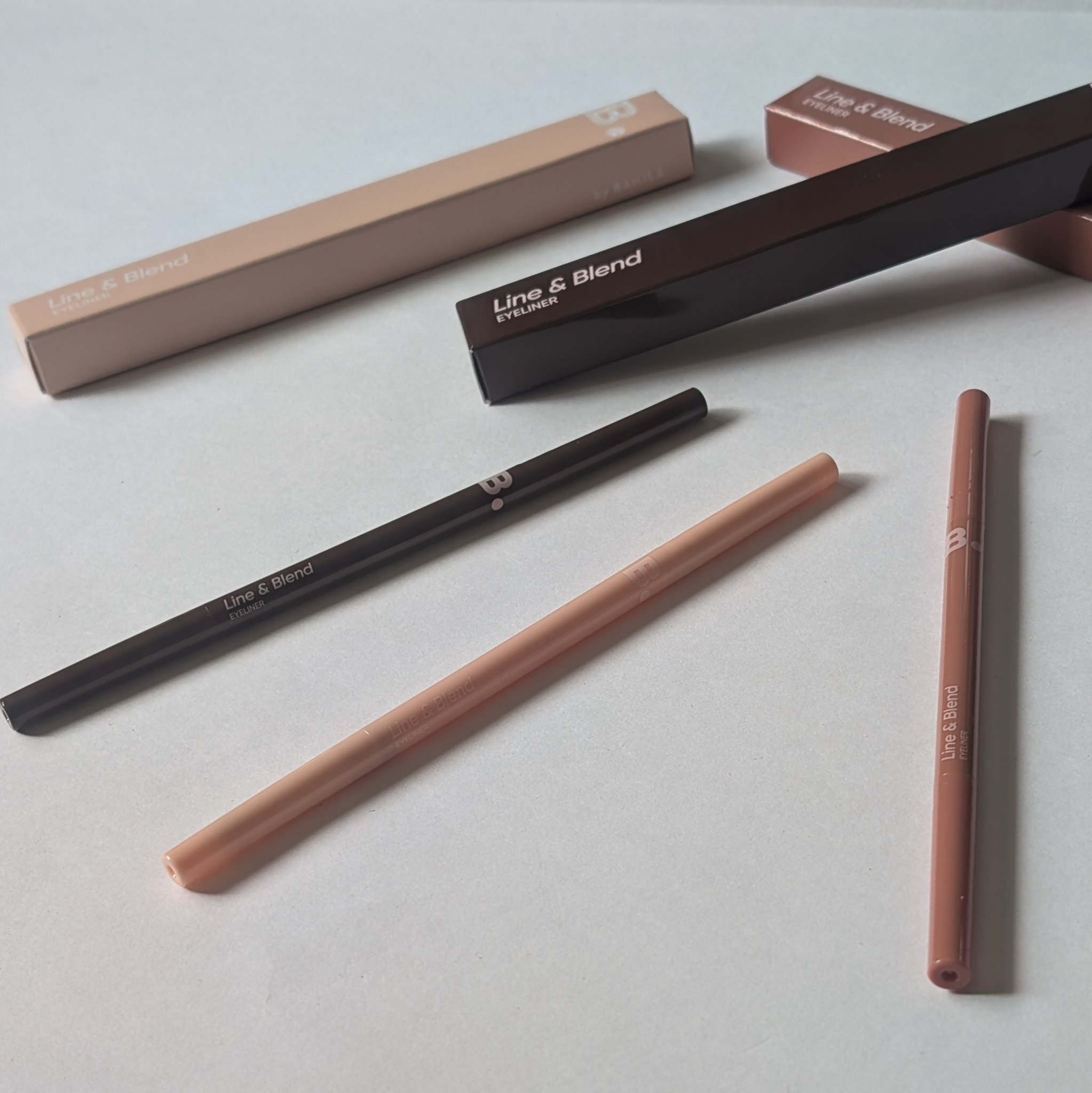 ムードオンアイカラースティック/BANILA CO/スティックアイシャドウを使ったクチコミ（3枚目）