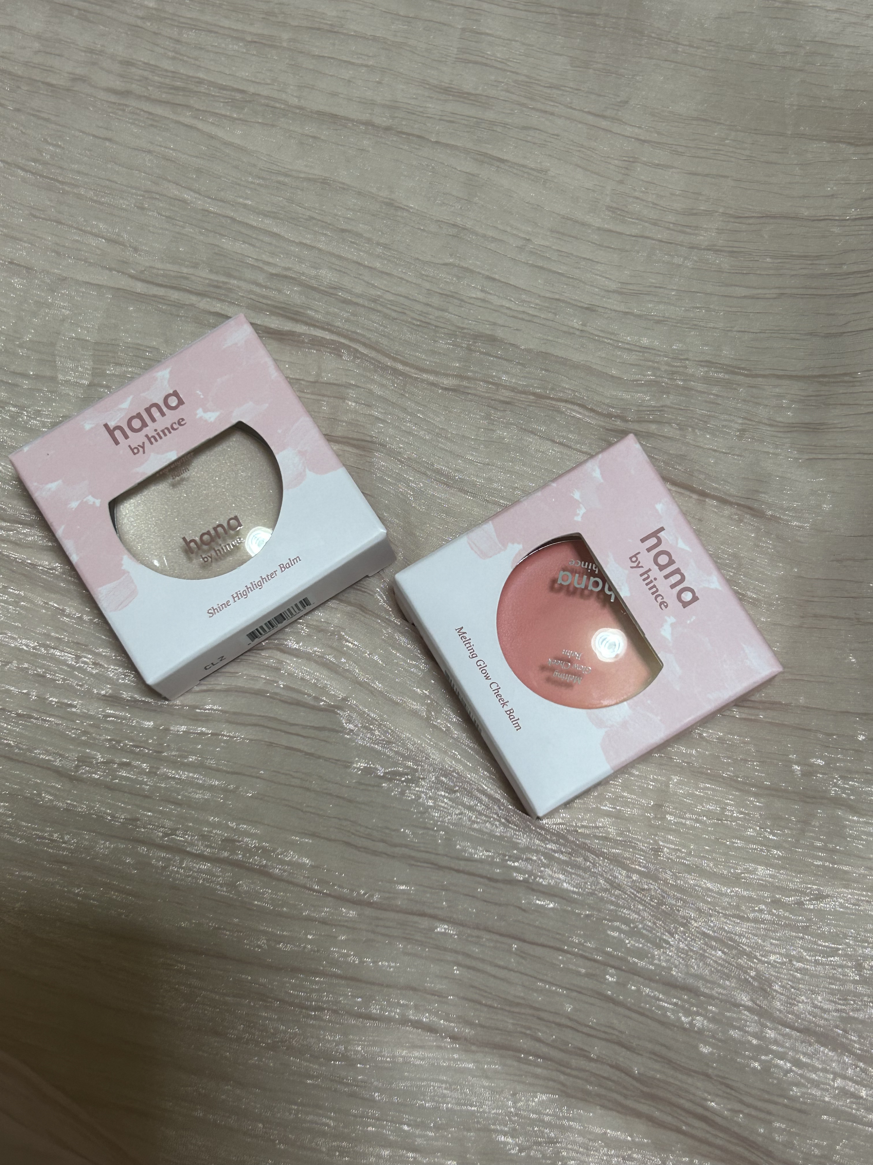 シャインハイライターバーム 01 シャンパン/hana by hince/クリームハイライトを使ったクチコミ（1枚目）