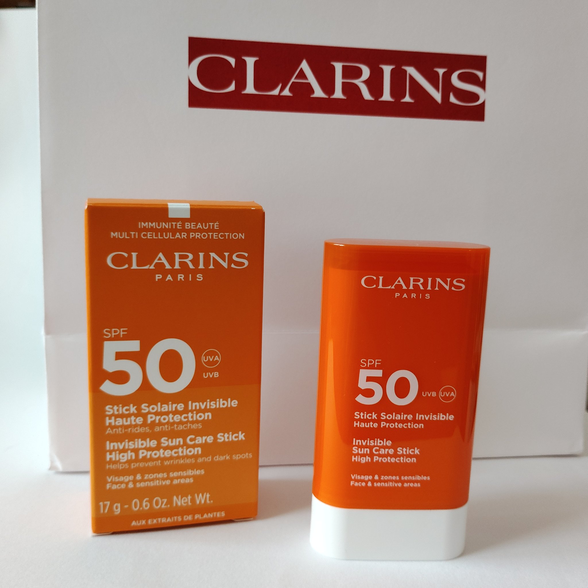 インビジブル サンケア スティック ハイ プロテクション/CLARINS/日焼け止め・UVケアを使ったクチコミ（1枚目）