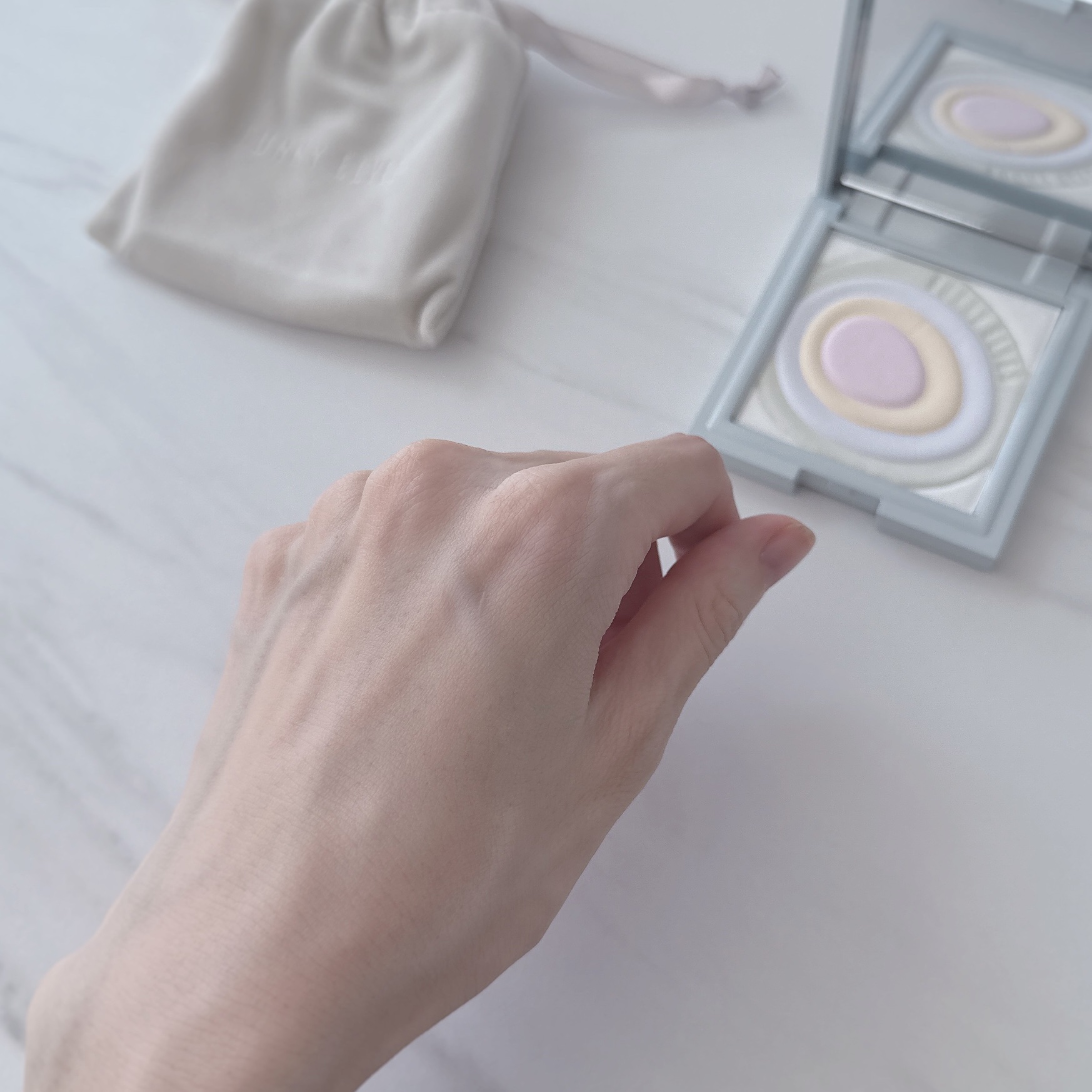 ネビュラ プレストパウダー/FUNNY ELVES方里/プレストパウダーを使ったクチコミ（2枚目）