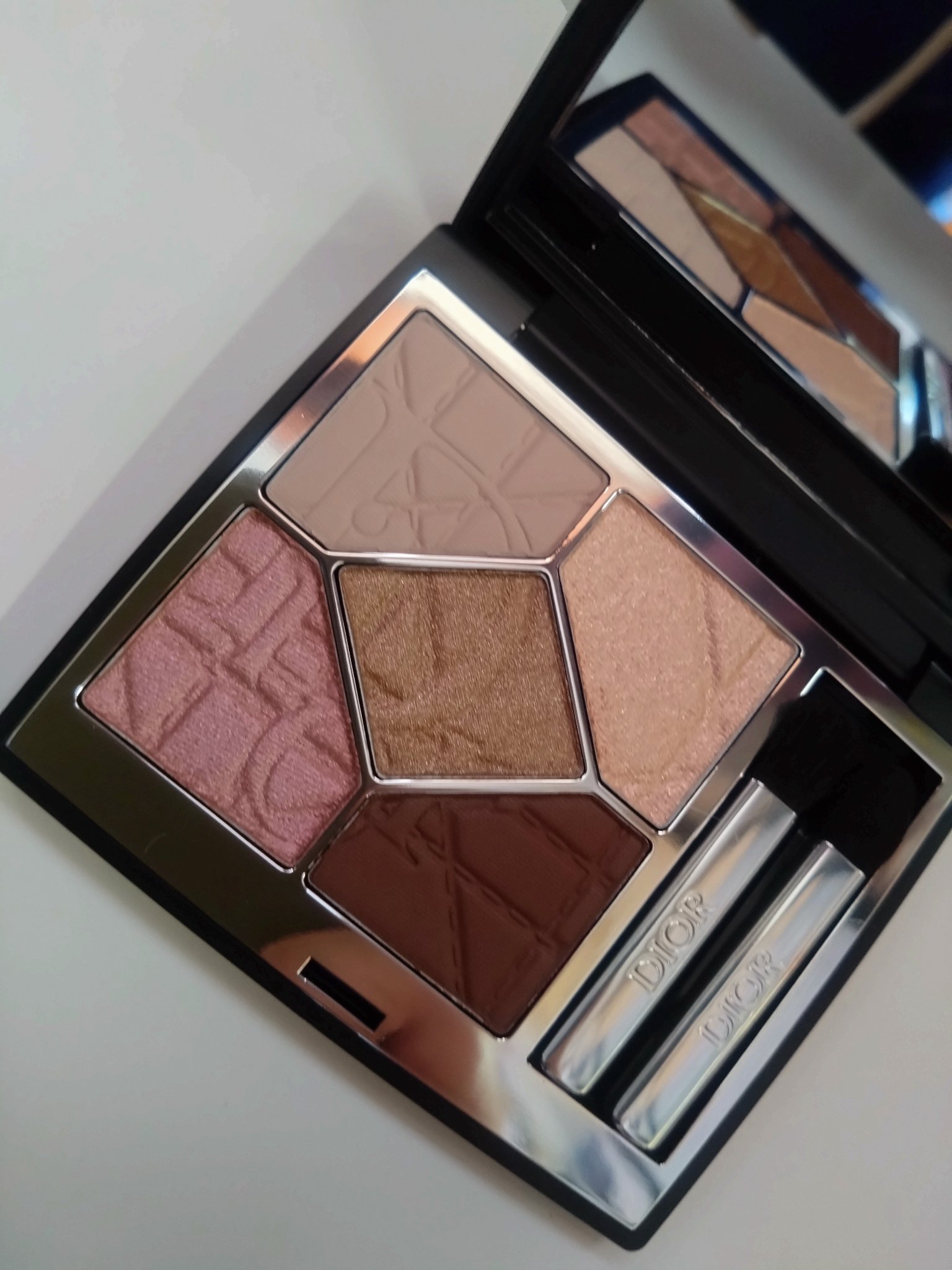 【旧】ディオールショウ サンク クルール（限定品） 647 シルク トープ/Dior/アイシャドウを使ったクチコミ（2枚目）